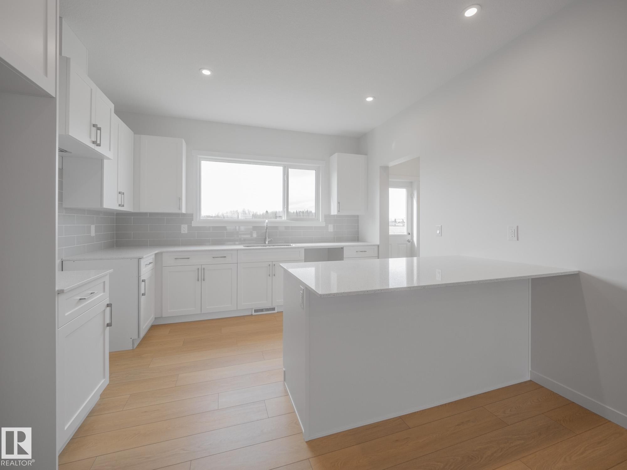 2020 194 Street Nw, Edmonton, AB - Indoor Photo Showing Kitchen