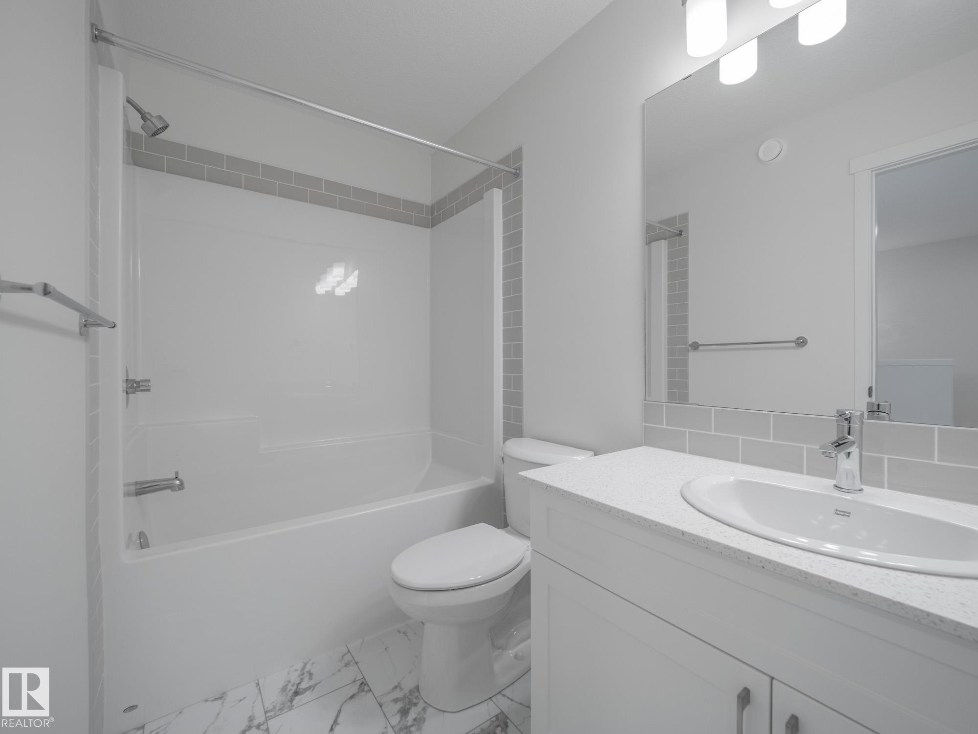 2020 194 Street Nw, Edmonton, AB - Indoor Photo Showing Bathroom