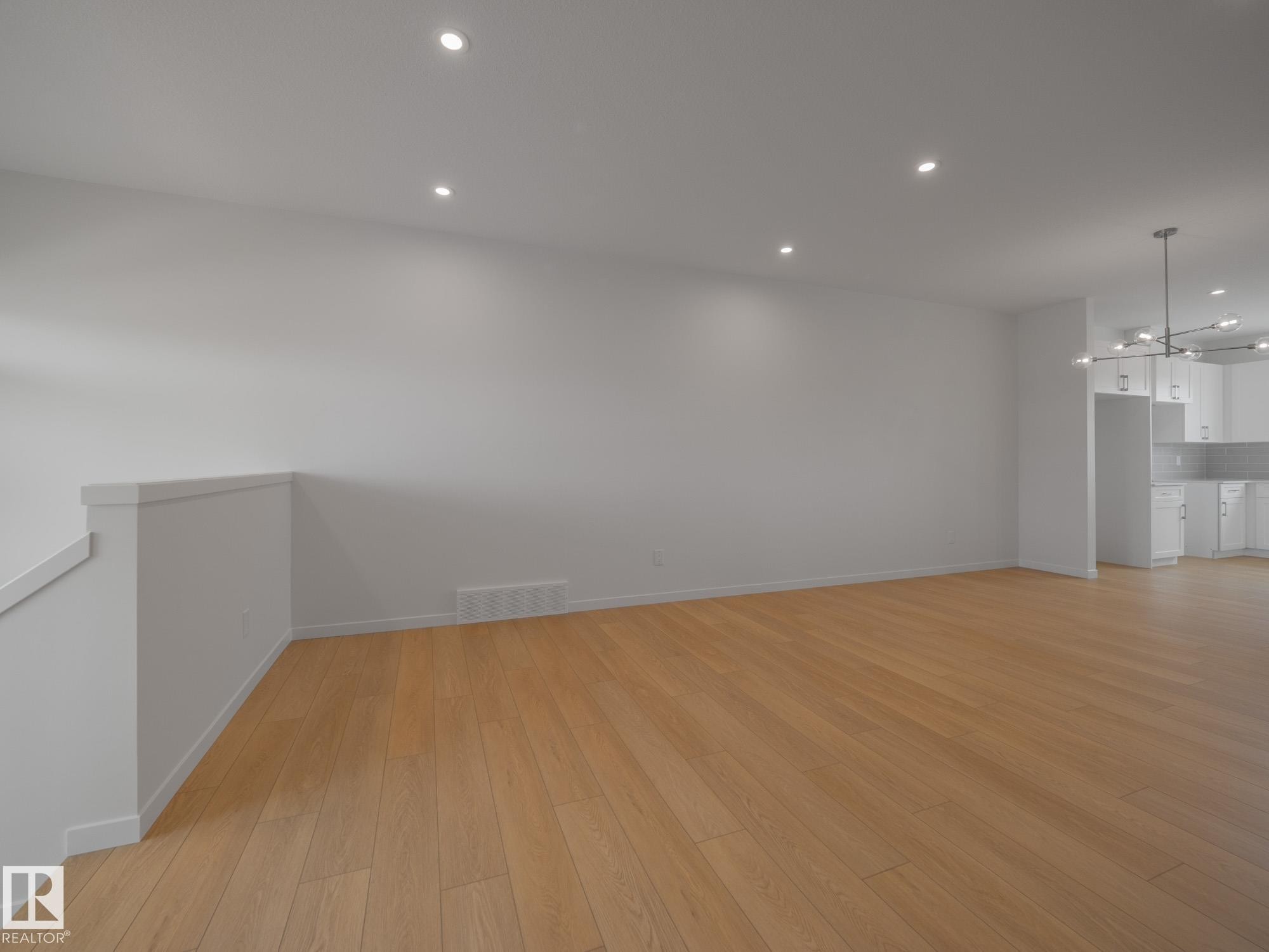 2020 194 Street Nw, Edmonton, AB - Indoor Photo Showing Other Room
