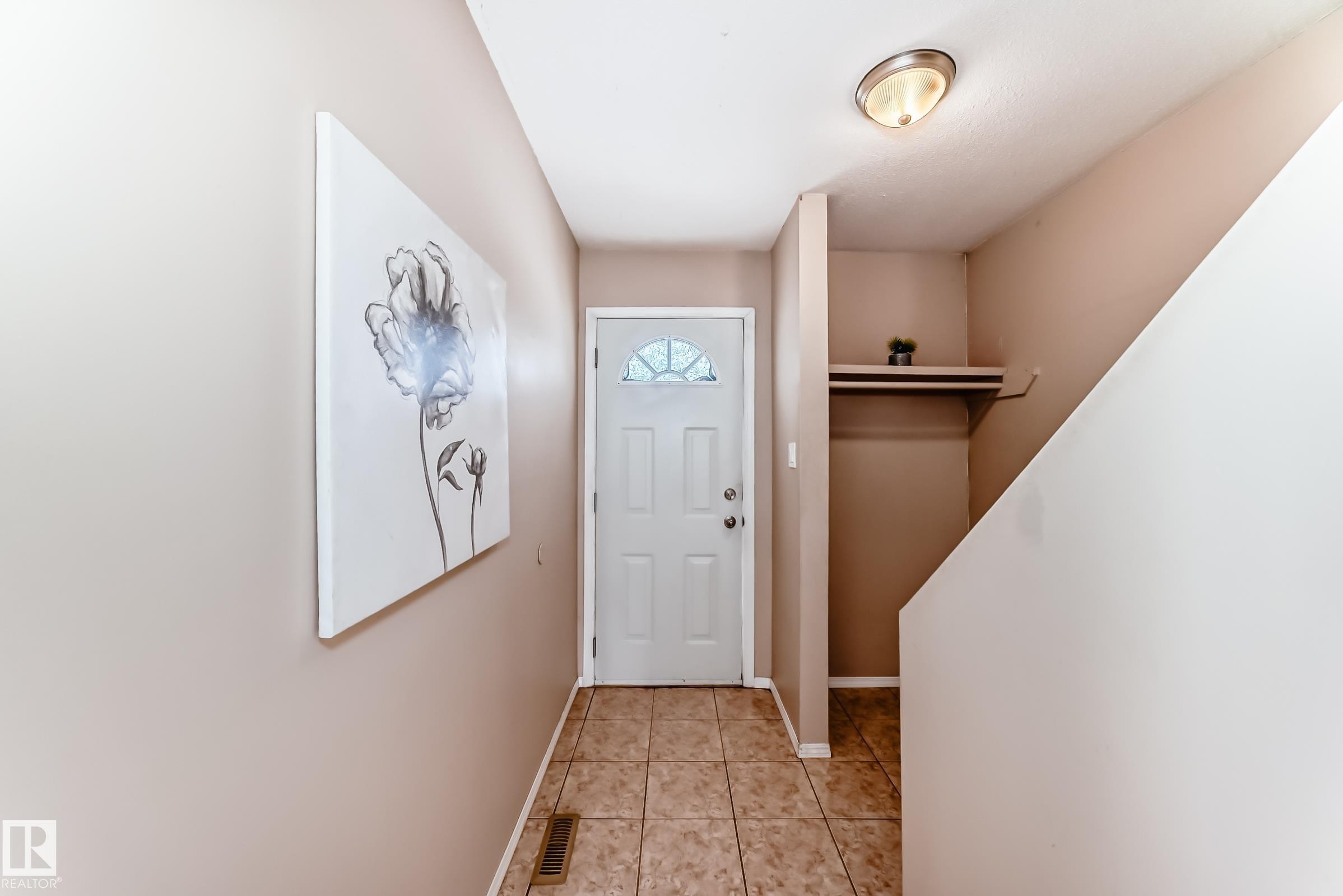 100 Dickinsfield Crest Nw, Edmonton, AB - Indoor Photo Showing Other Room