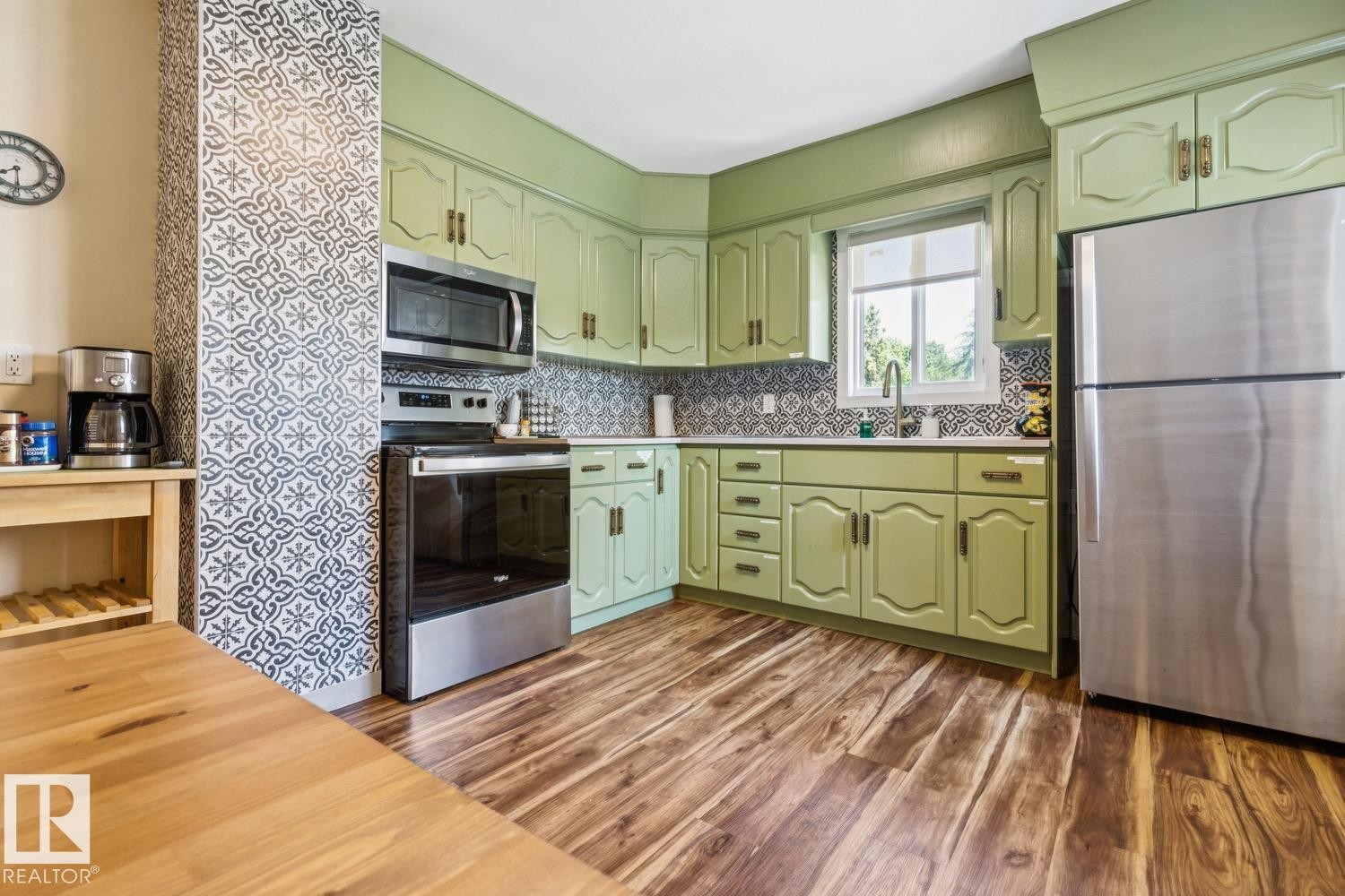 11625 83 Street Nw, Edmonton, AB - Indoor Photo Showing Kitchen With Upgraded Kitchen