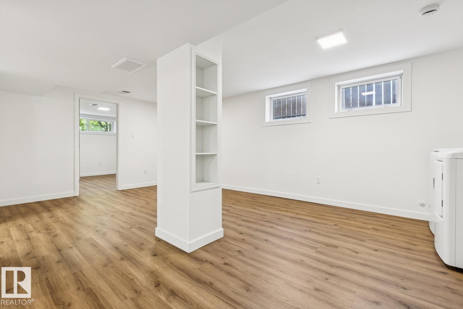 11625 83 Street Nw, Edmonton, AB - Indoor Photo Showing Other Room