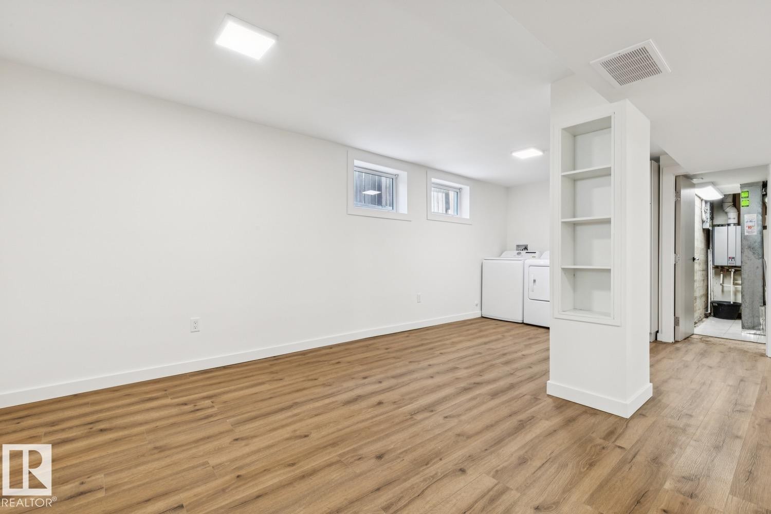 11625 83 Street Nw, Edmonton, AB - Indoor Photo Showing Other Room