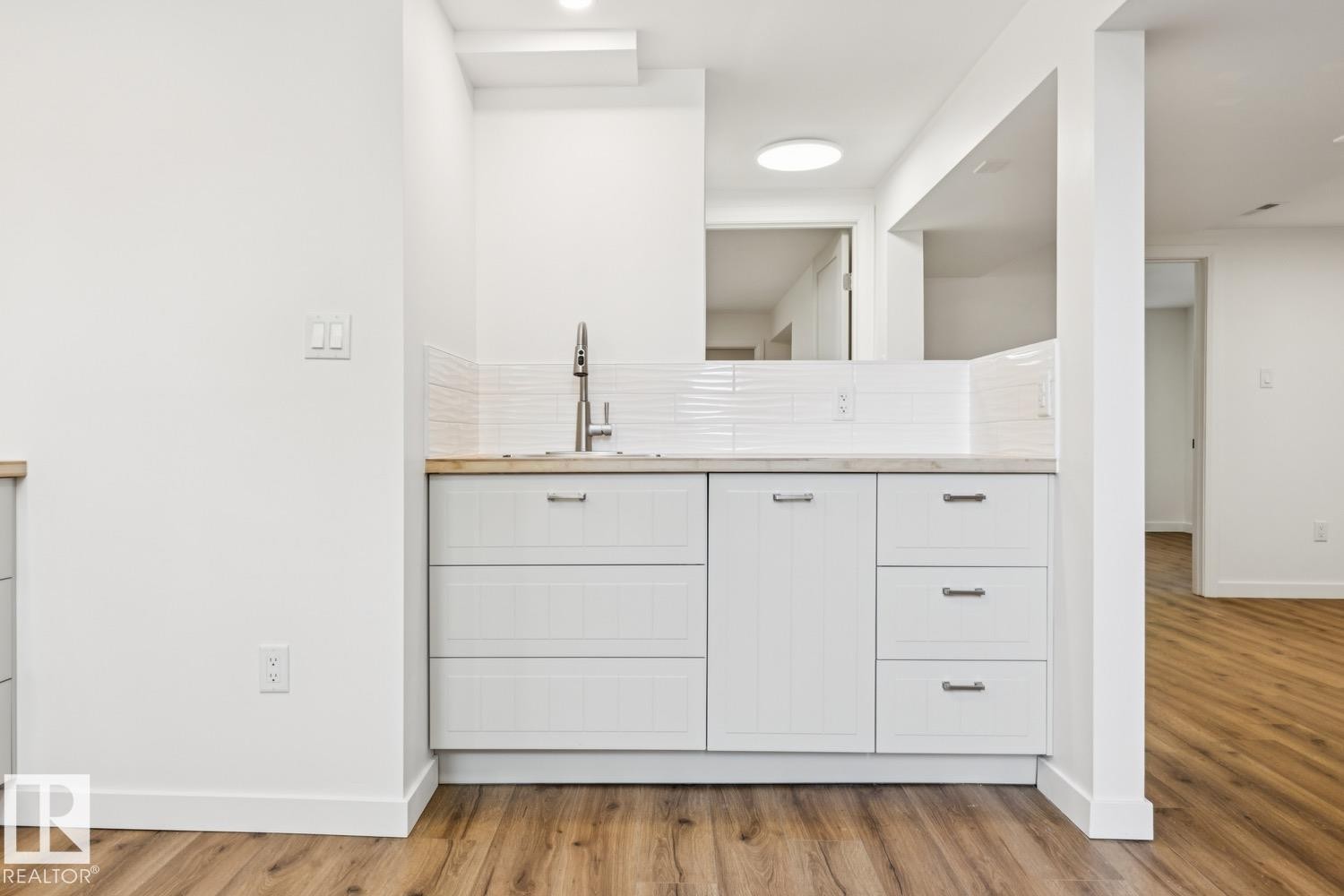 11625 83 Street Nw, Edmonton, AB - Indoor Photo Showing Other Room