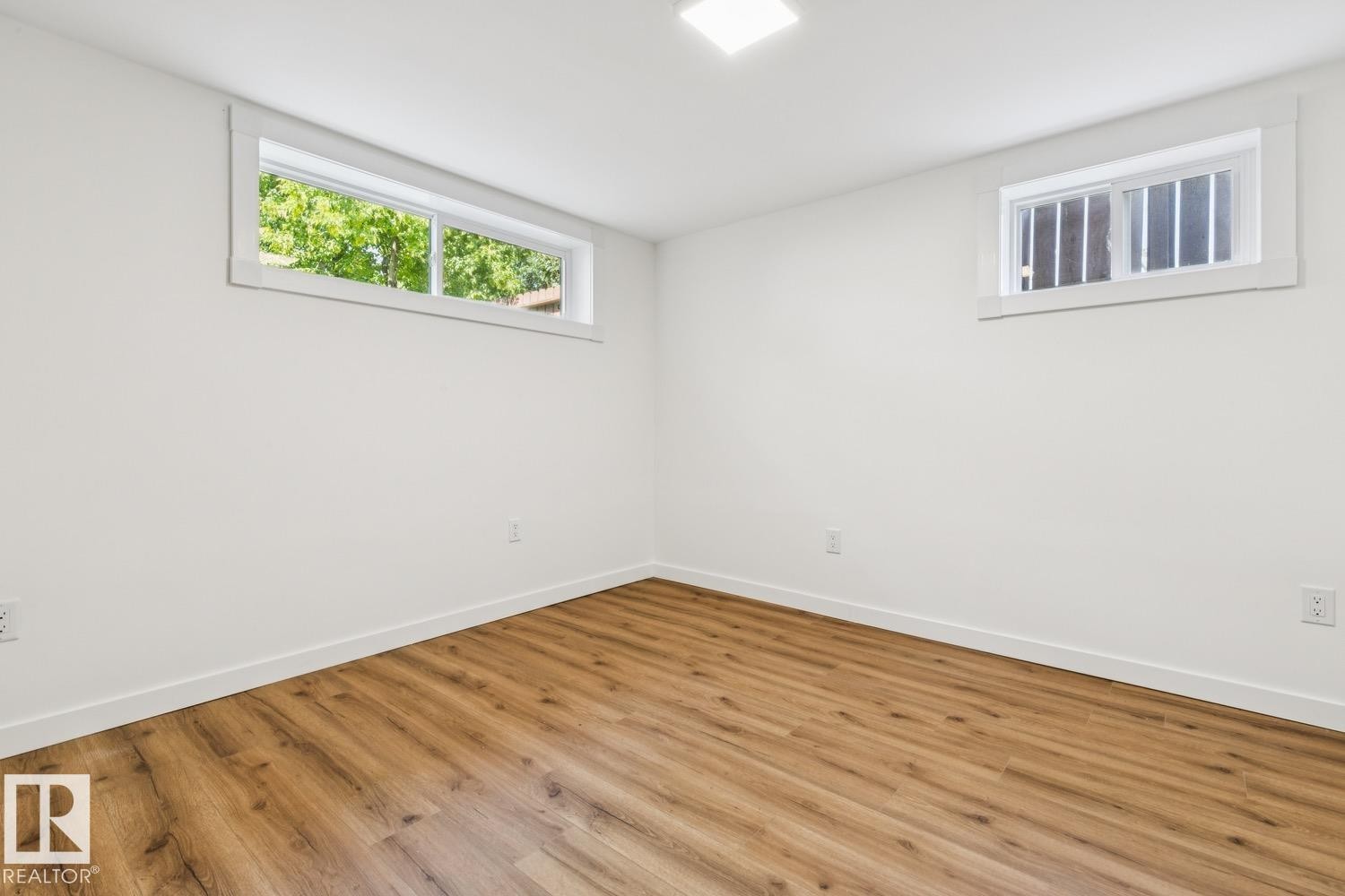 11625 83 Street Nw, Edmonton, AB - Indoor Photo Showing Other Room