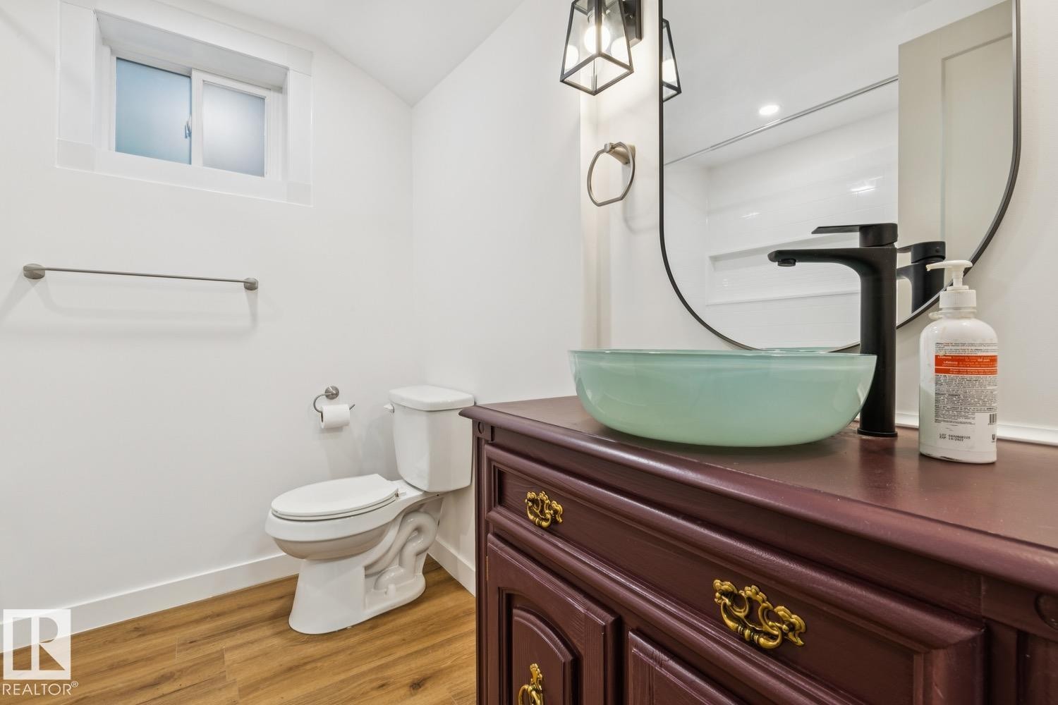 11625 83 Street Nw, Edmonton, AB - Indoor Photo Showing Bathroom