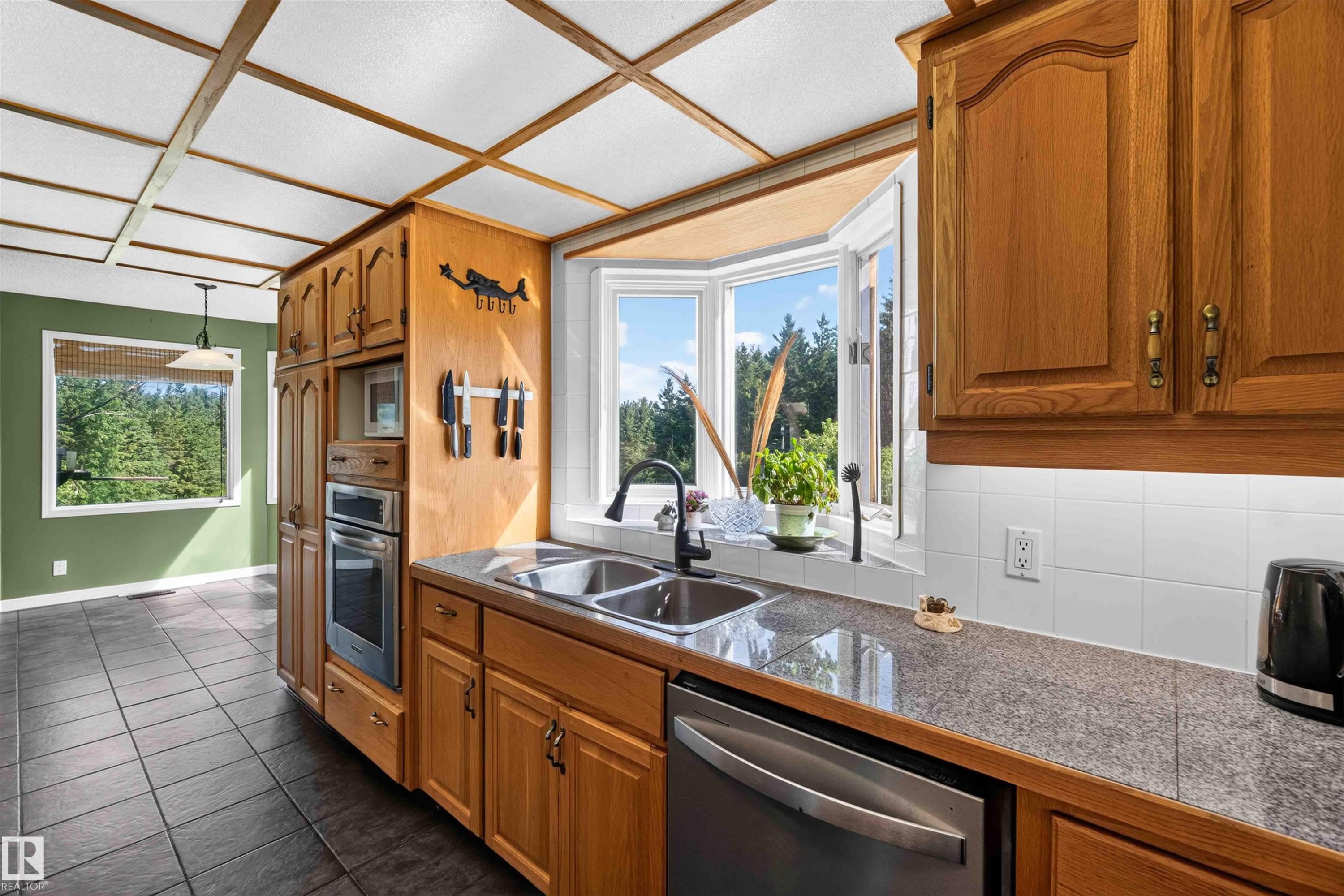 #35 53504 Rge Road 280, Rural Parkland County, AB - Indoor Photo Showing Kitchen With Double Sink