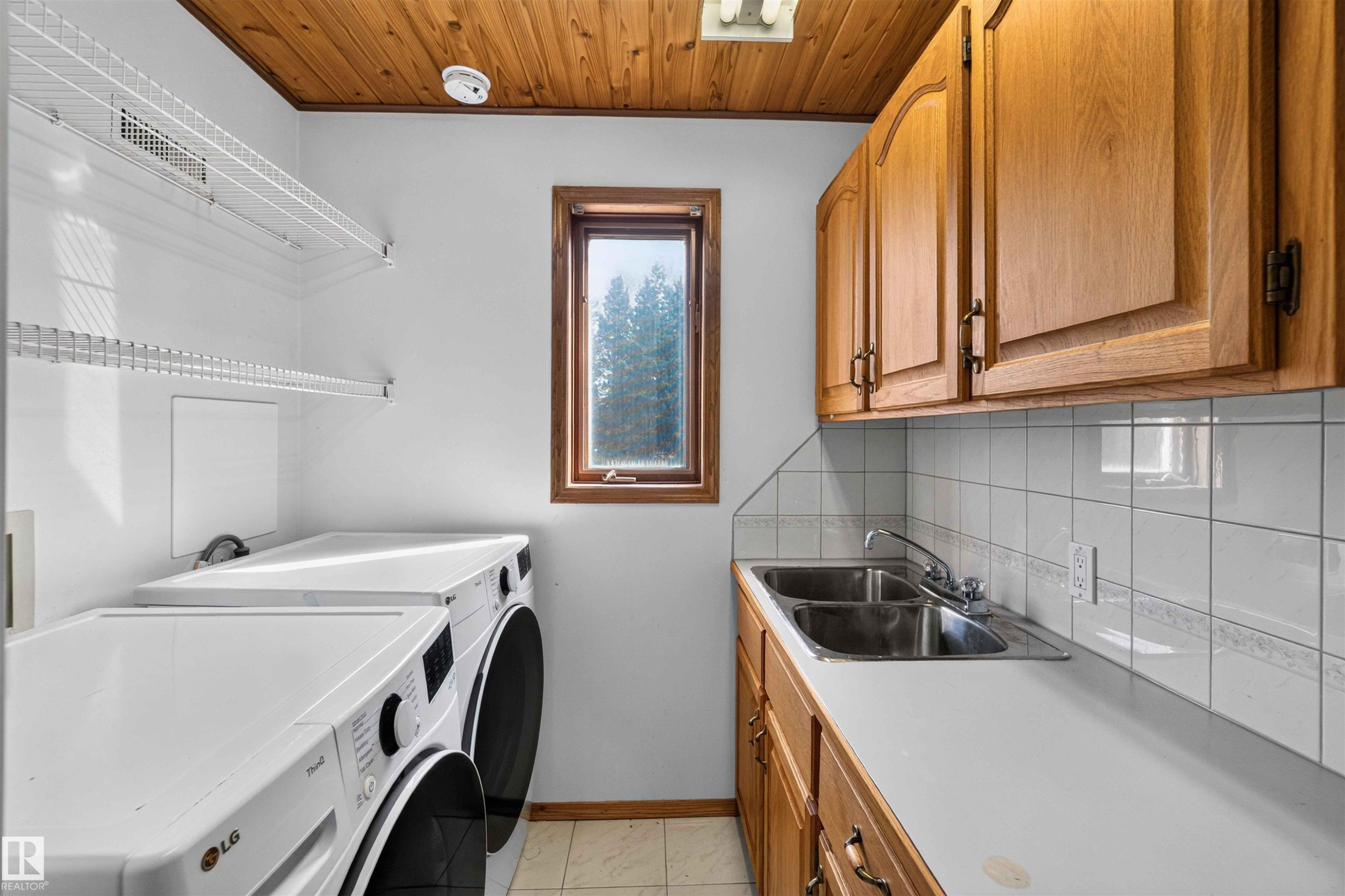 #35 53504 Rge Road 280, Rural Parkland County, AB - Indoor Photo Showing Laundry Room