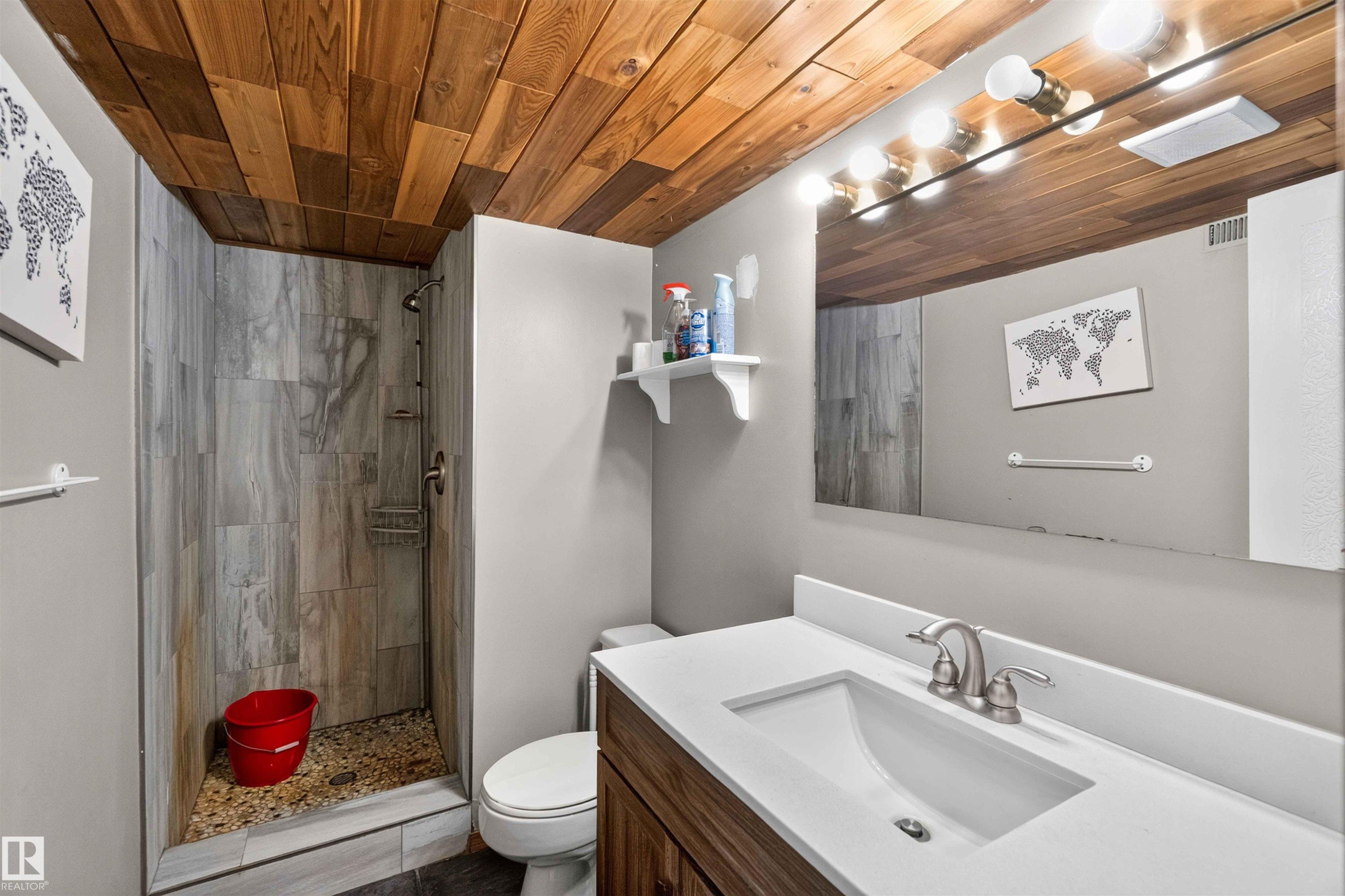 #35 53504 Rge Road 280, Rural Parkland County, AB - Indoor Photo Showing Bathroom
