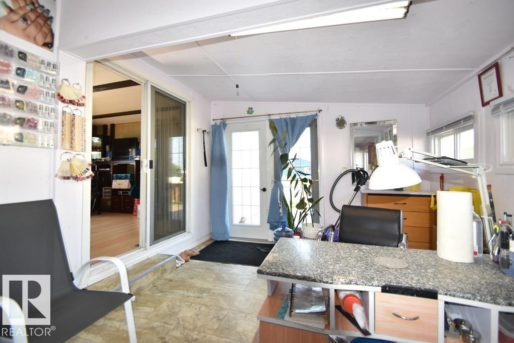 5222 3Rd Avenue, Boyle, AB - Indoor