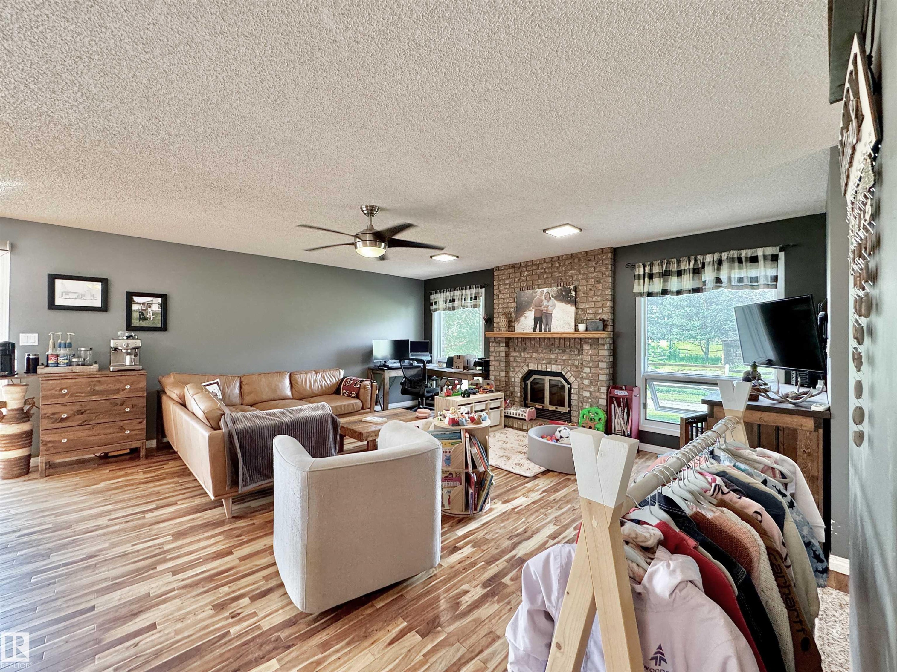 3115A Hghway 627, Rural Parkland County, AB - Indoor With Fireplace