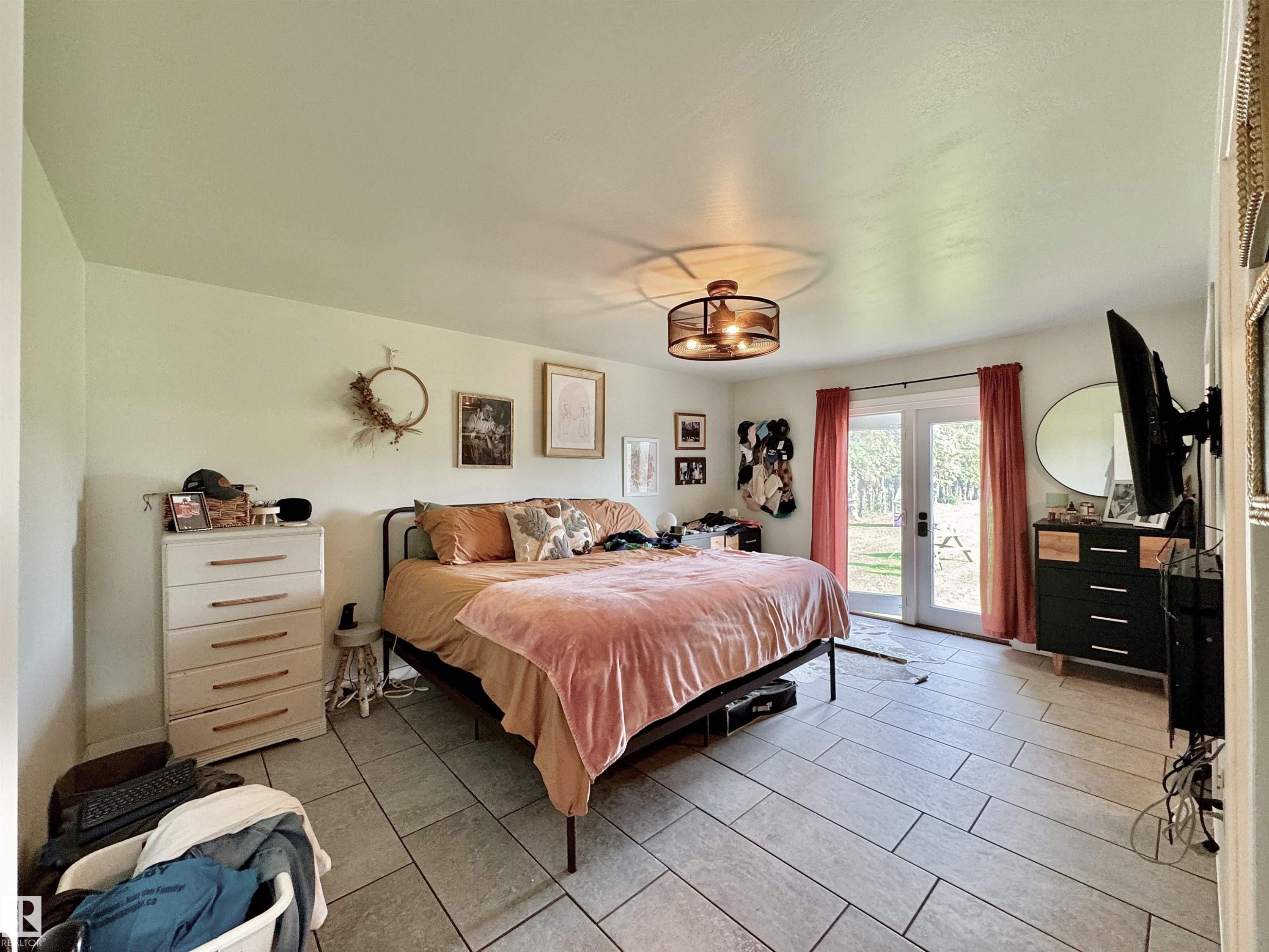 3115A Hghway 627, Rural Parkland County, AB - Indoor Photo Showing Bedroom