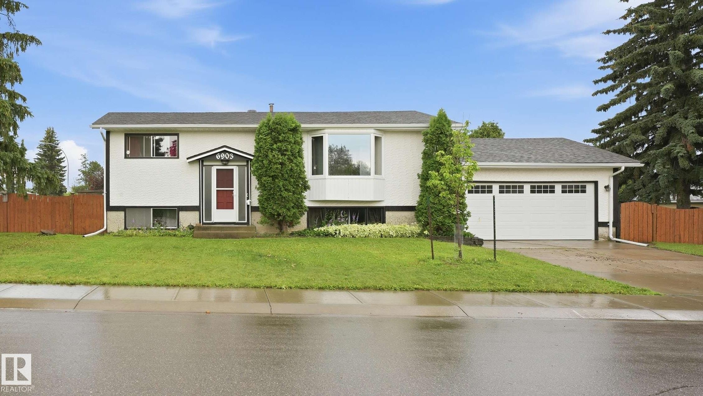 6903 151 Avenue Nw, Edmonton, AB