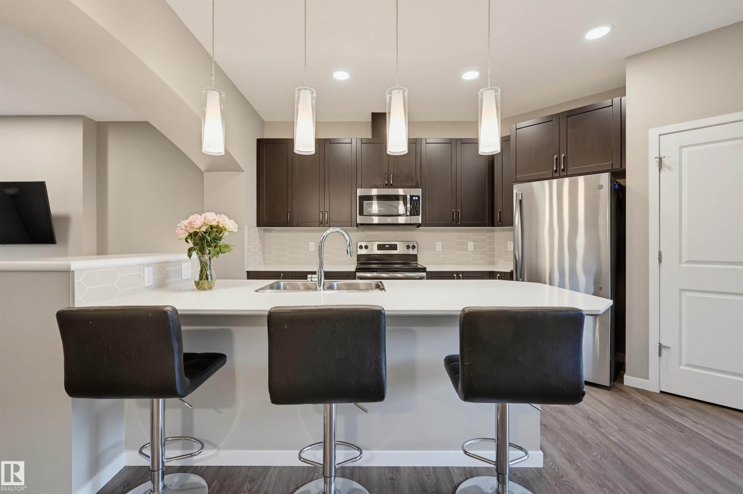 5175 Edgemont Boulevard Nw, Edmonton, AB - Indoor Photo Showing Kitchen With Stainless Steel Kitchen With Upgraded Kitchen