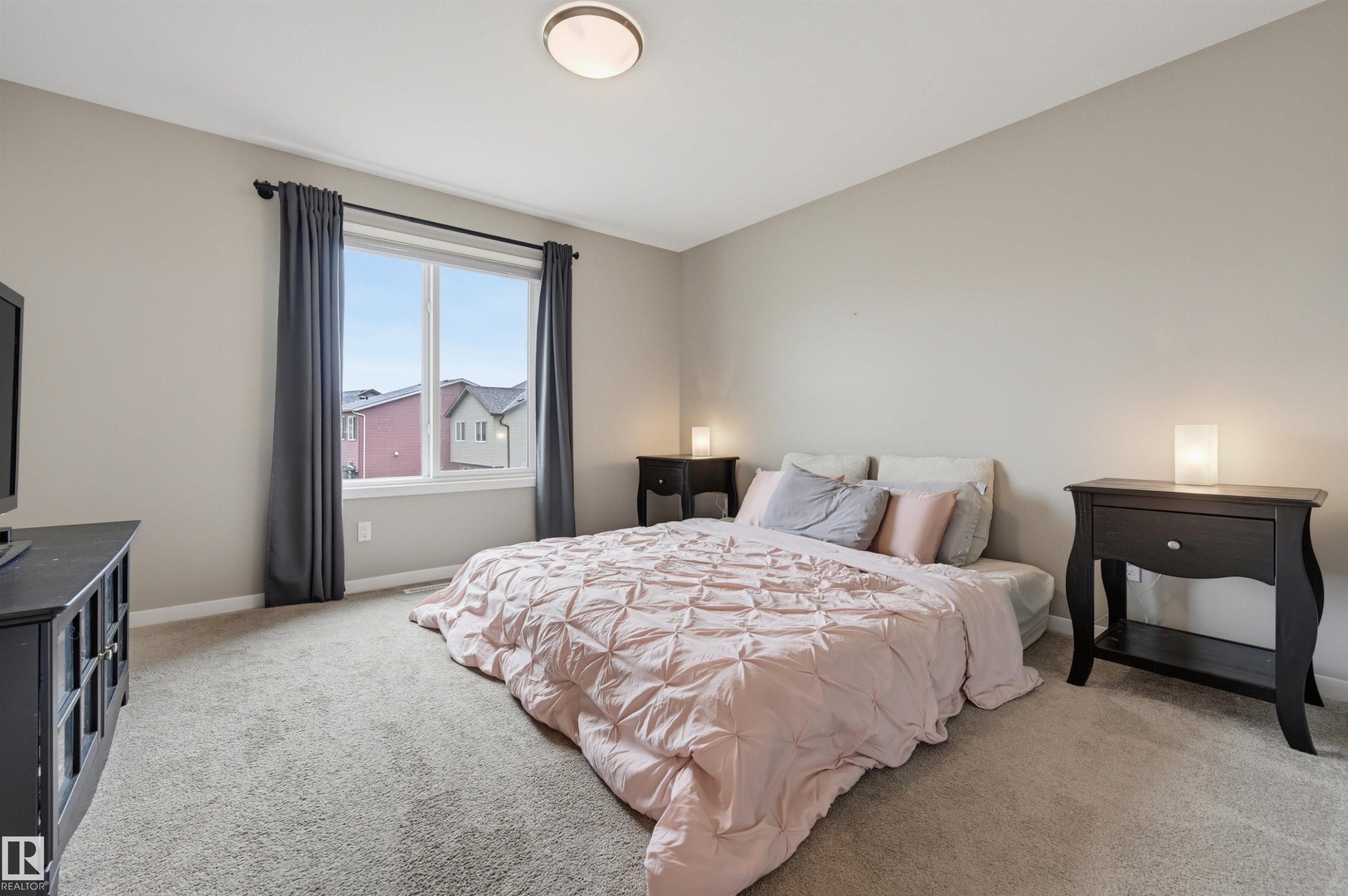 5175 Edgemont Boulevard Nw, Edmonton, AB - Indoor Photo Showing Bedroom