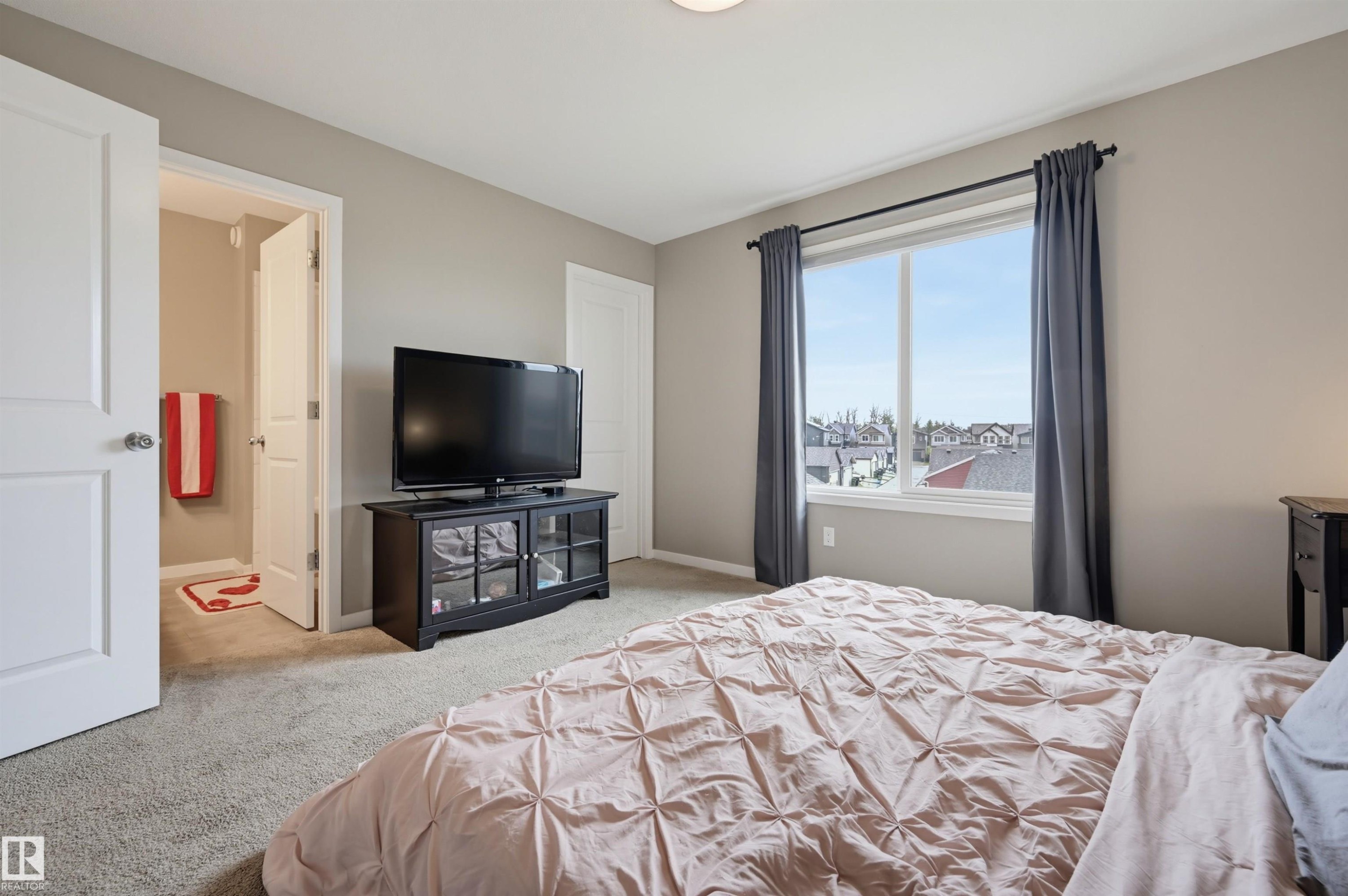 5175 Edgemont Boulevard Nw, Edmonton, AB - Indoor Photo Showing Bedroom