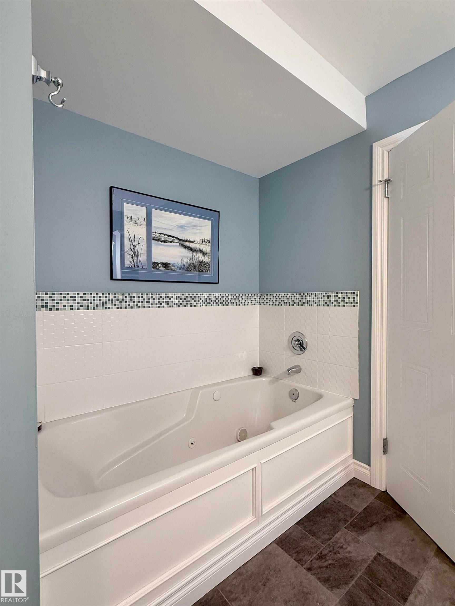 #403 3 Perron St, St. Albert, AB - Indoor Photo Showing Bathroom