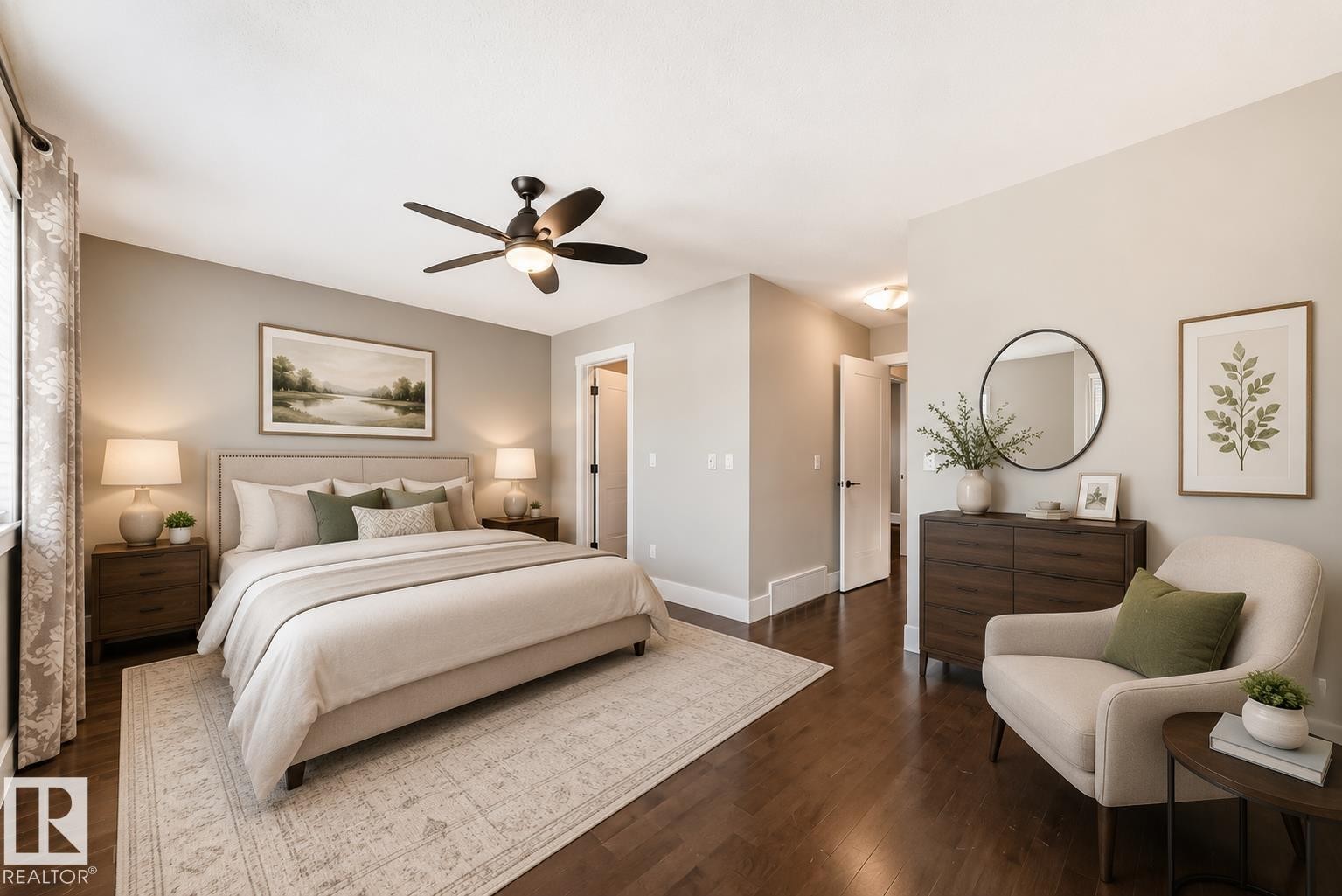 10711 70 Avenue Nw, Edmonton, AB - Indoor Photo Showing Bedroom