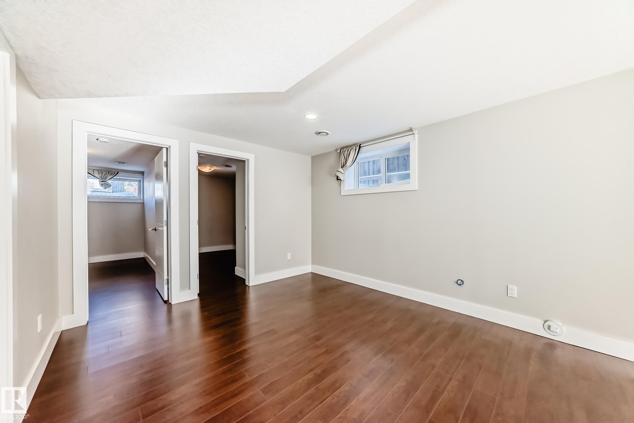 10711 70 Avenue Nw, Edmonton, AB - Indoor Photo Showing Other Room