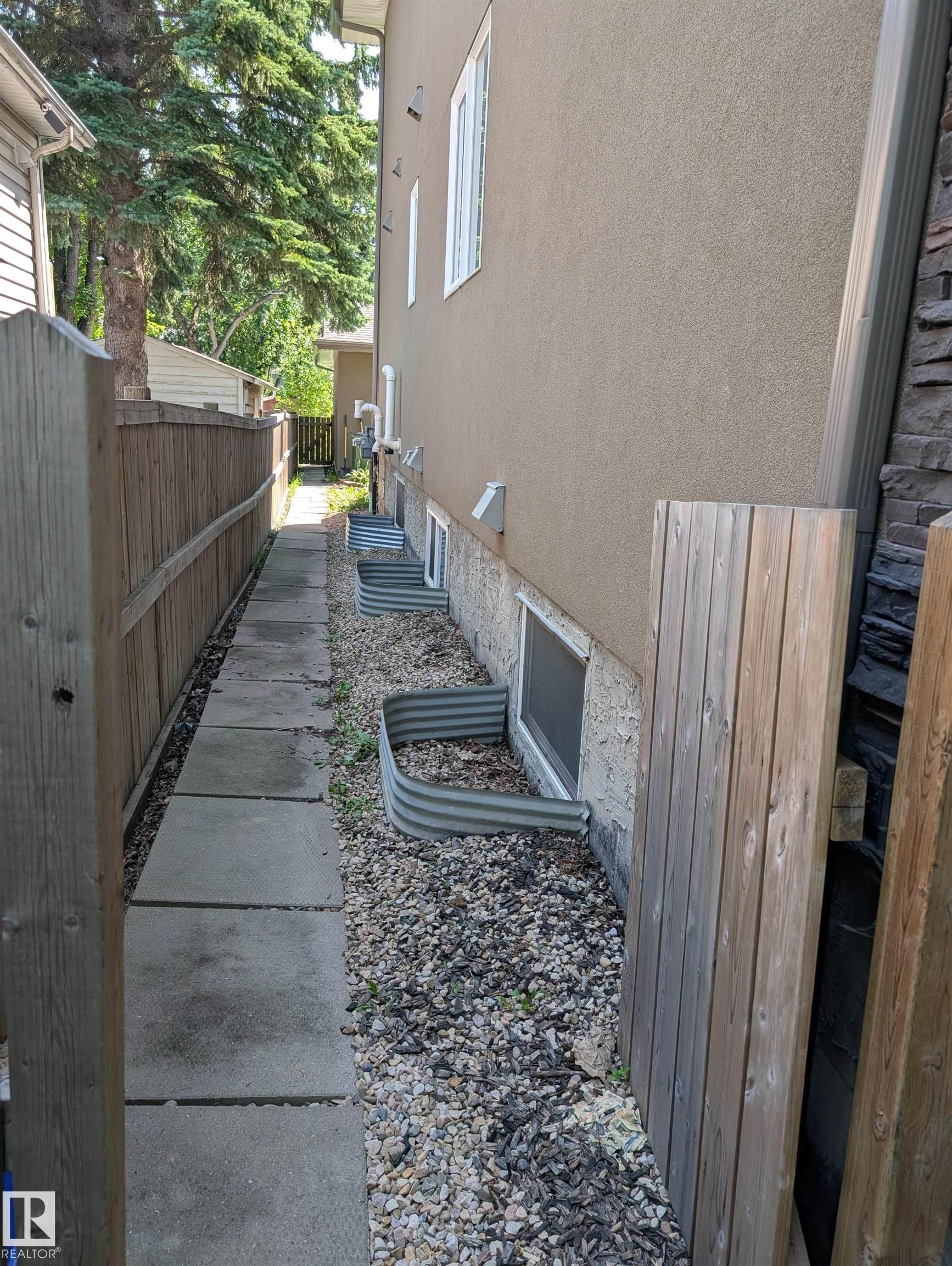 10711 70 Avenue Nw, Edmonton, AB - Outdoor With Exterior