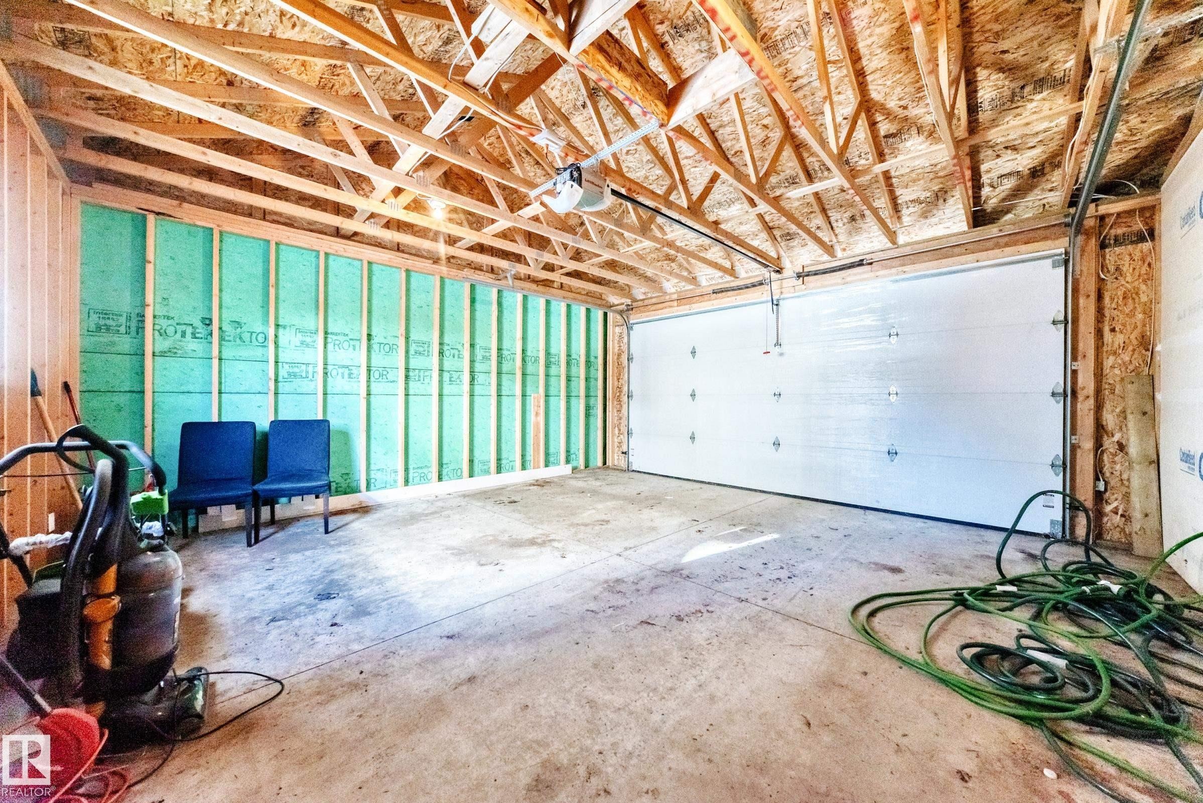 10711 70 Avenue Nw, Edmonton, AB - Indoor Photo Showing Garage