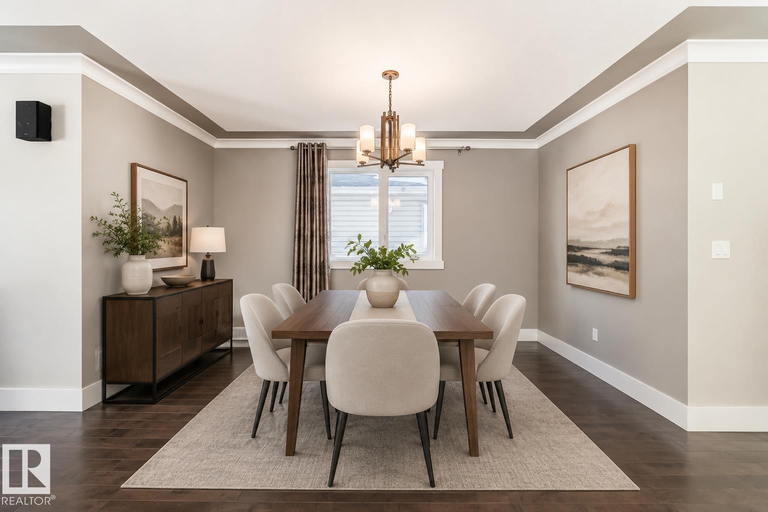 10711 70 Avenue Nw, Edmonton, AB - Indoor Photo Showing Dining Room