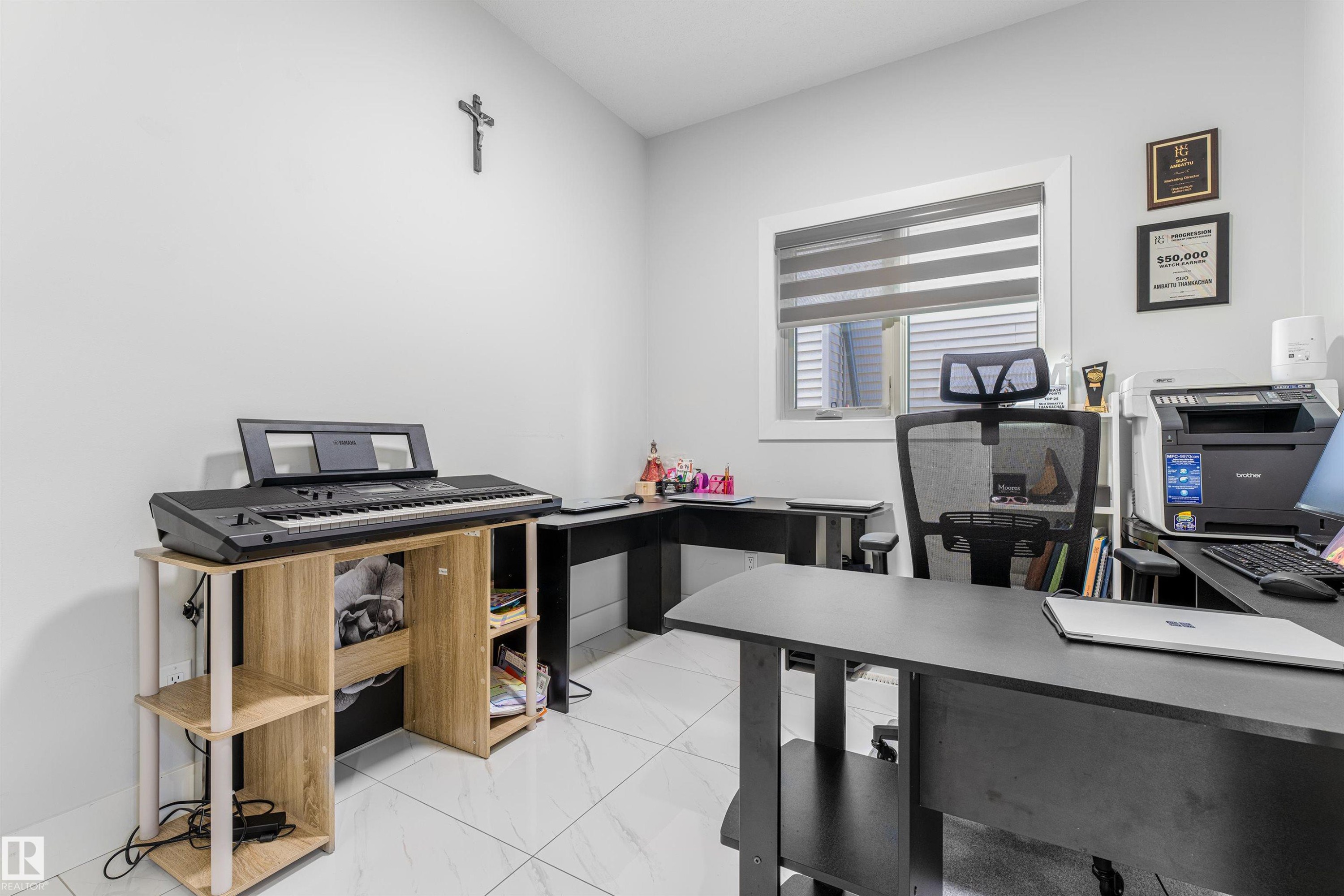 16212 32 Avenue Sw, Edmonton, AB - Indoor Photo Showing Other Room