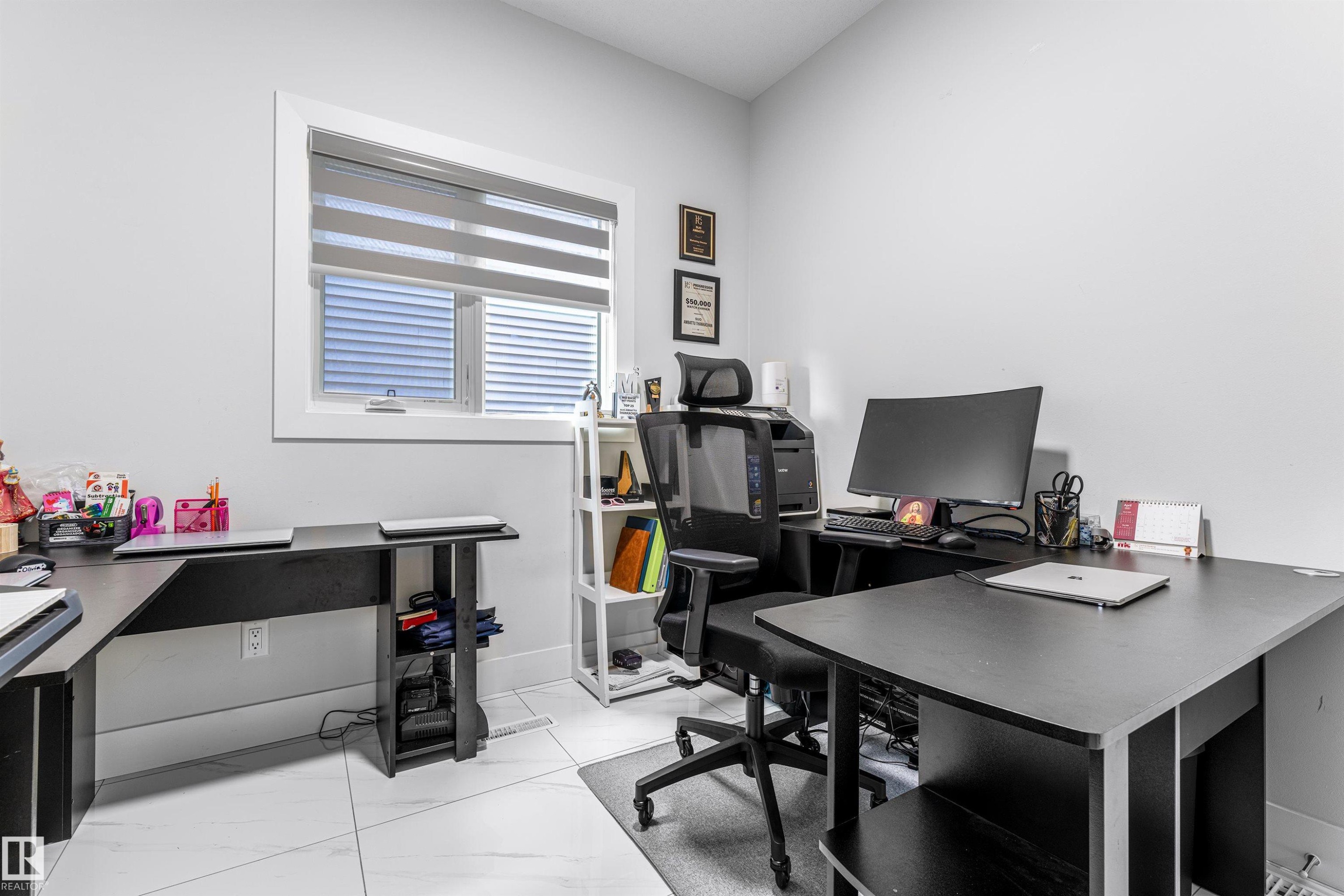 16212 32 Avenue Sw, Edmonton, AB - Indoor Photo Showing Office