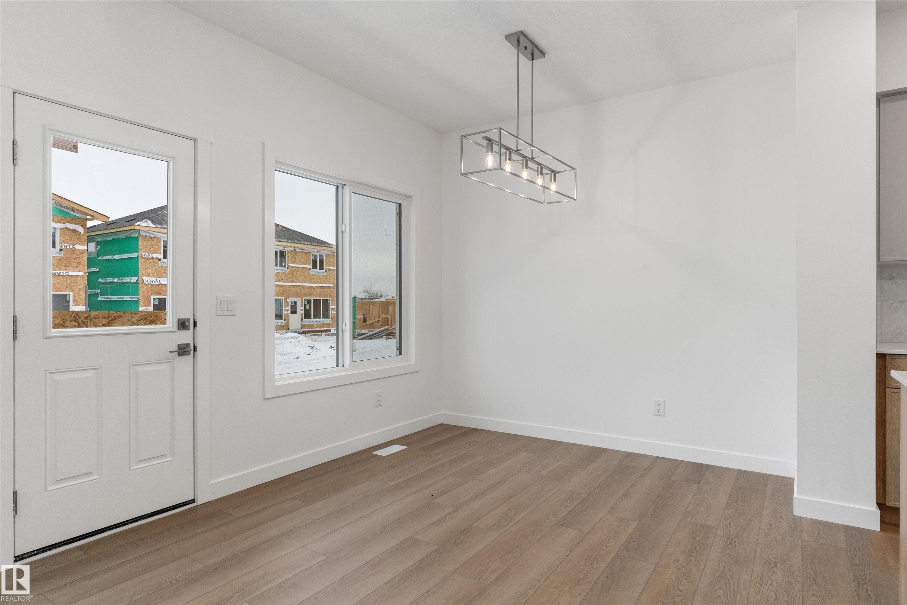 919 19 Avenue Nw, Edmonton, AB - Indoor Photo Showing Other Room