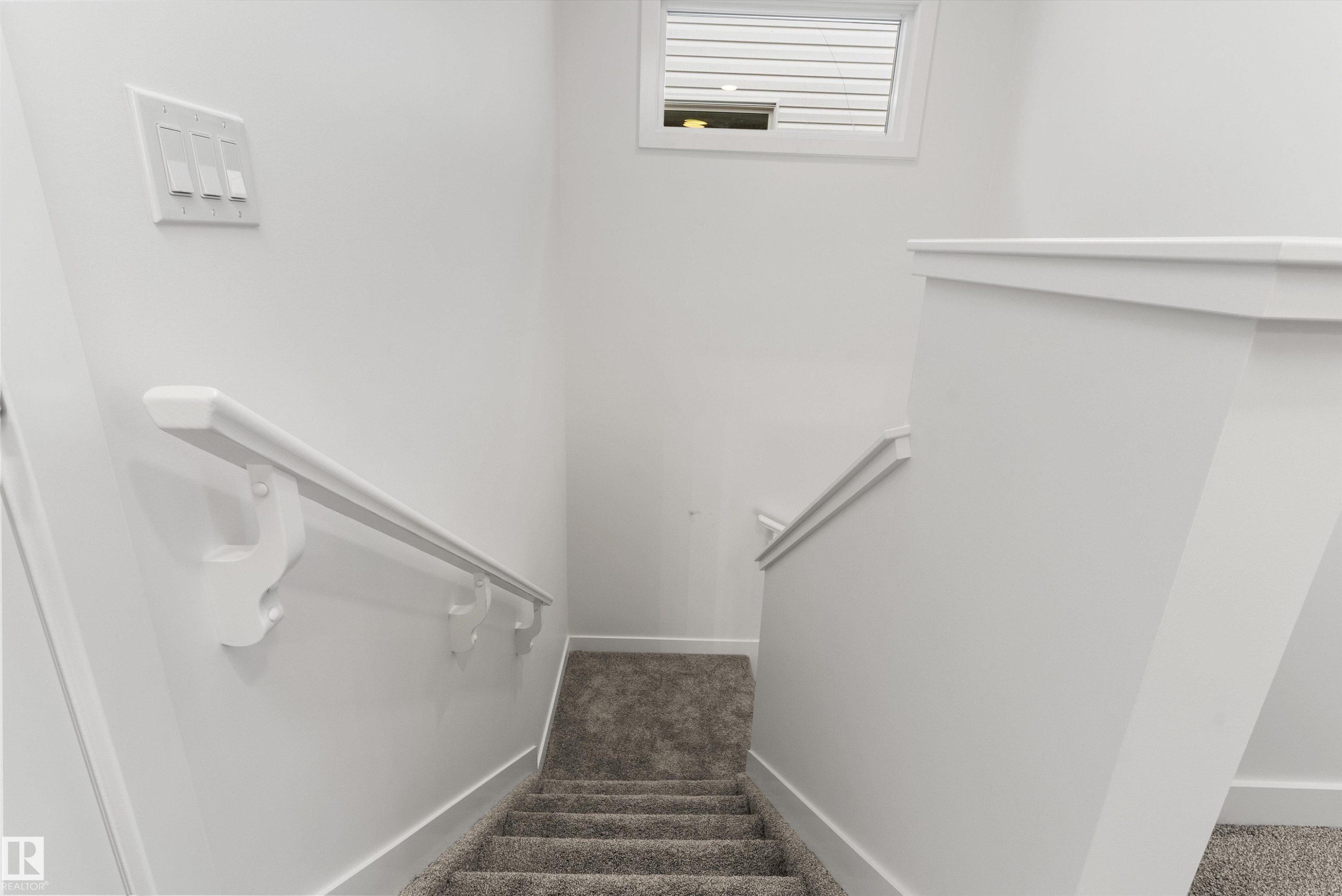 919 19 Avenue Nw, Edmonton, AB - Indoor