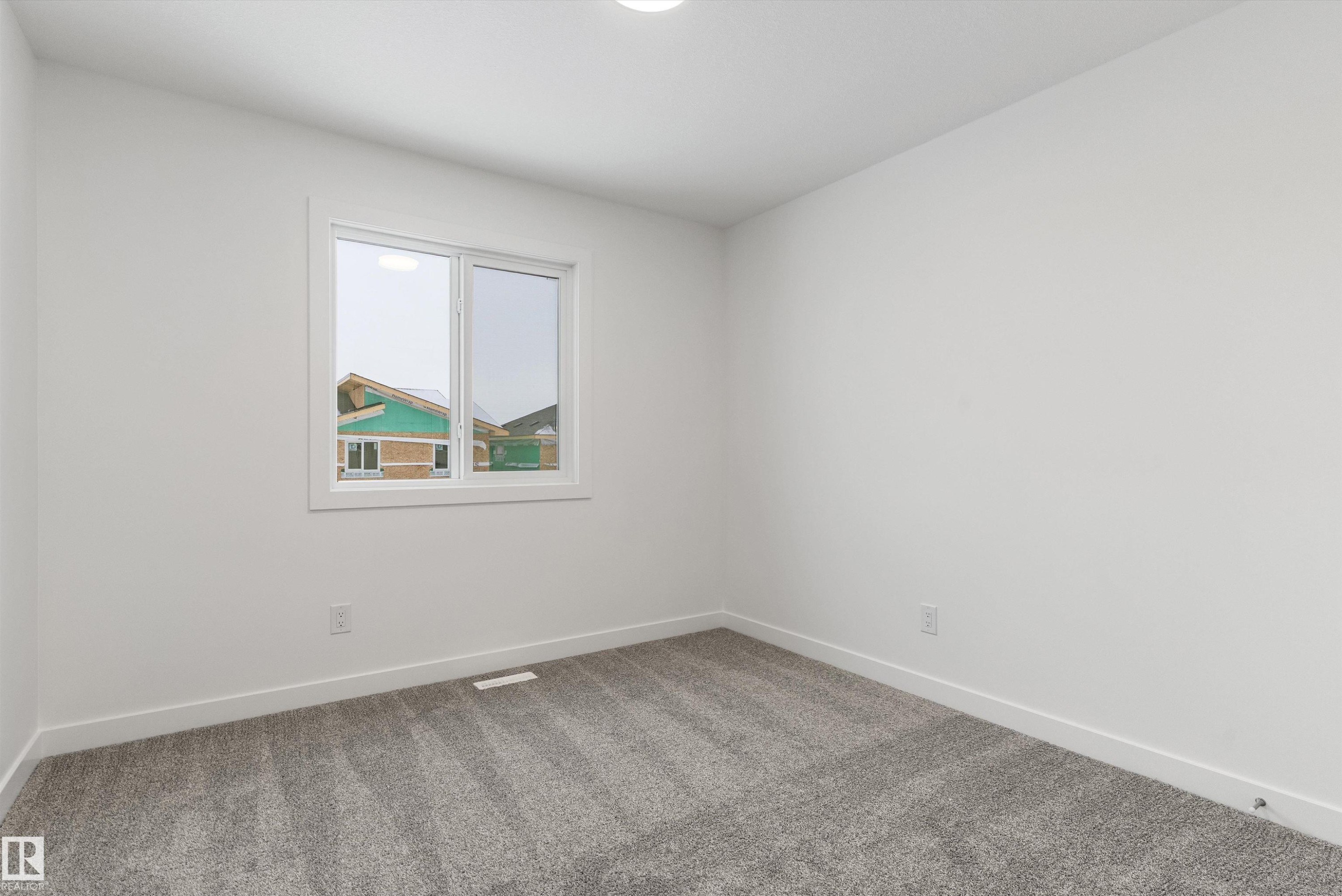 919 19 Avenue Nw, Edmonton, AB - Indoor Photo Showing Other Room