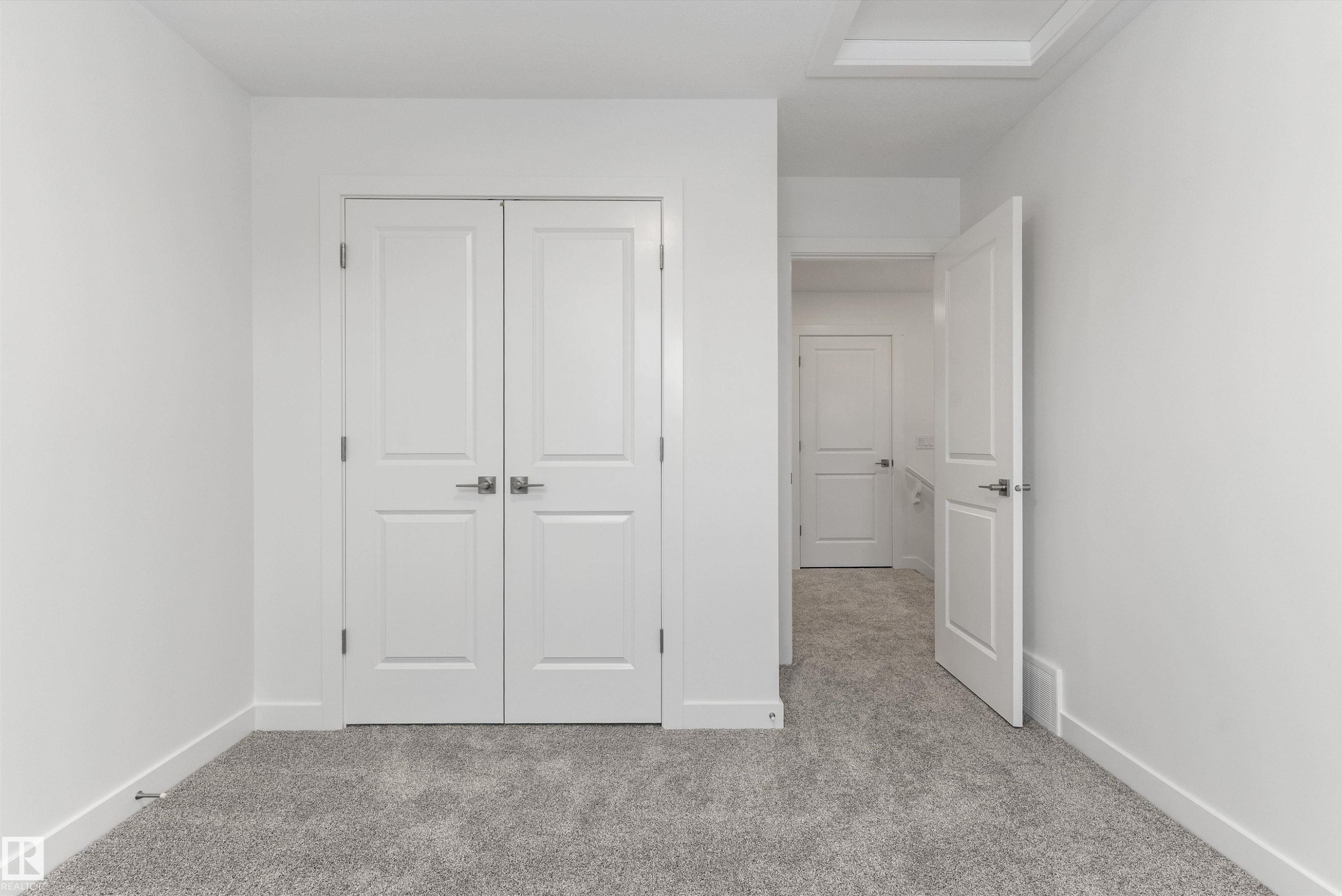919 19 Avenue Nw, Edmonton, AB - Indoor
