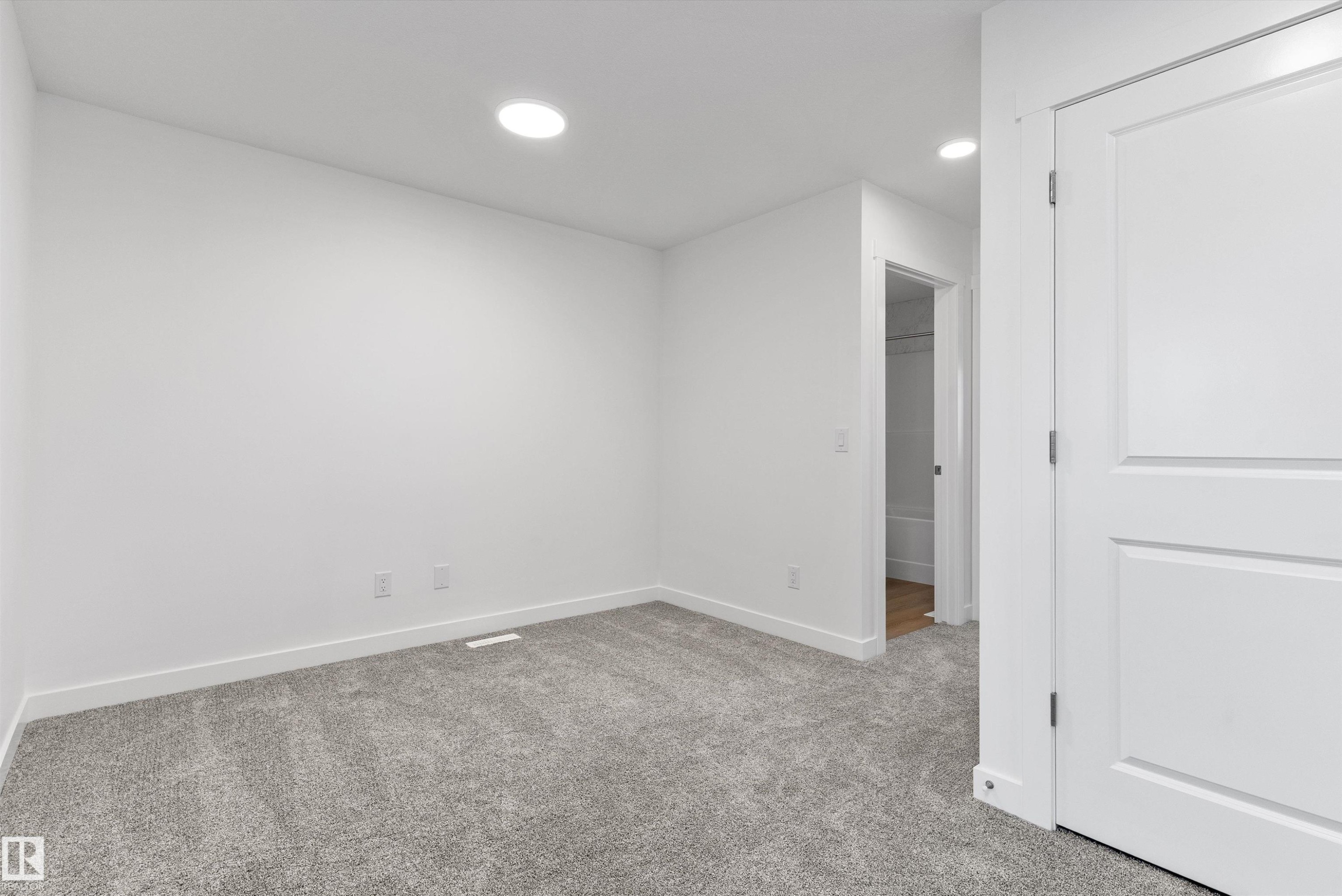 919 19 Avenue Nw, Edmonton, AB - Indoor Photo Showing Other Room