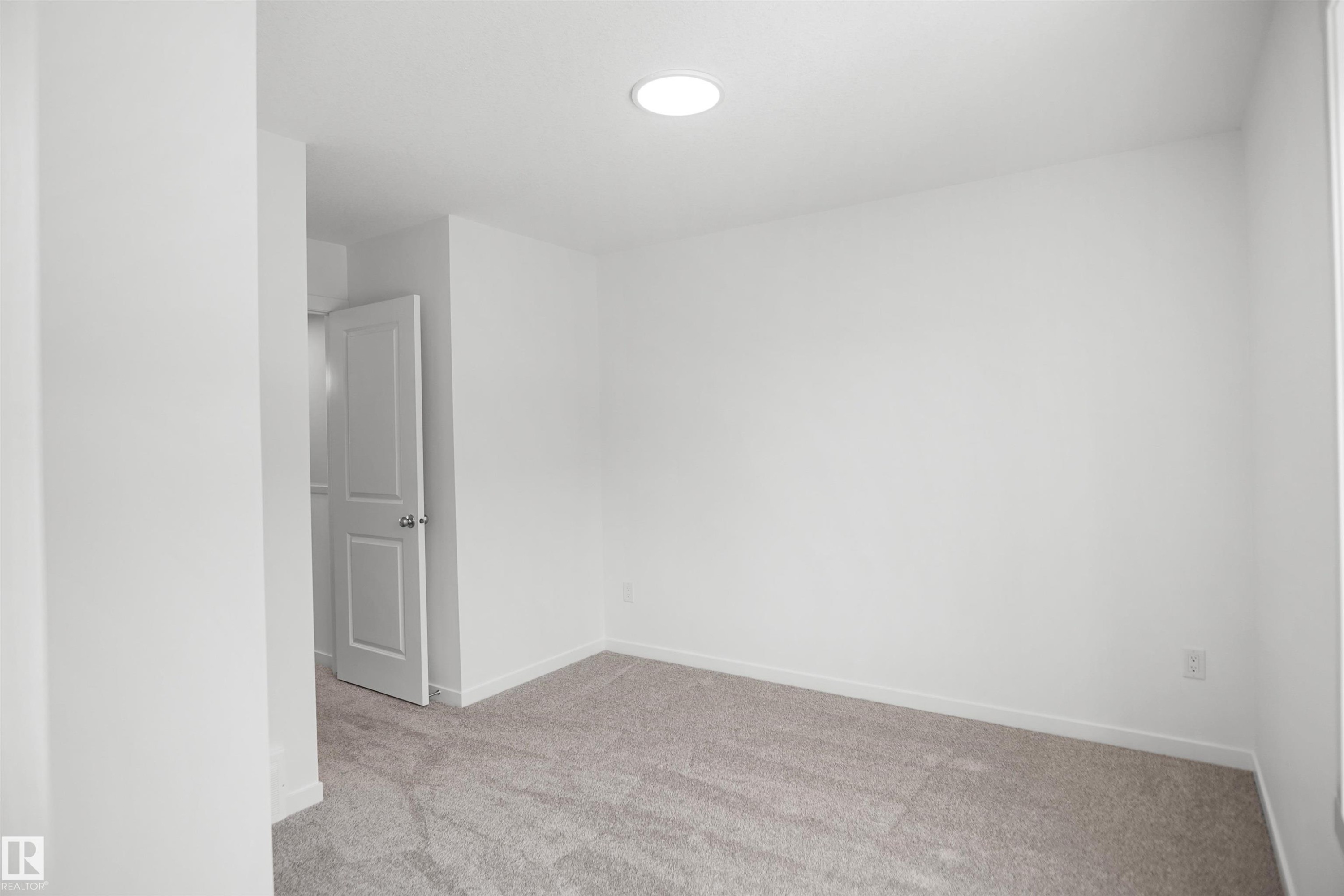 #35 1009 Cy Becker Rd Nw, Edmonton, AB - Indoor Photo Showing Other Room