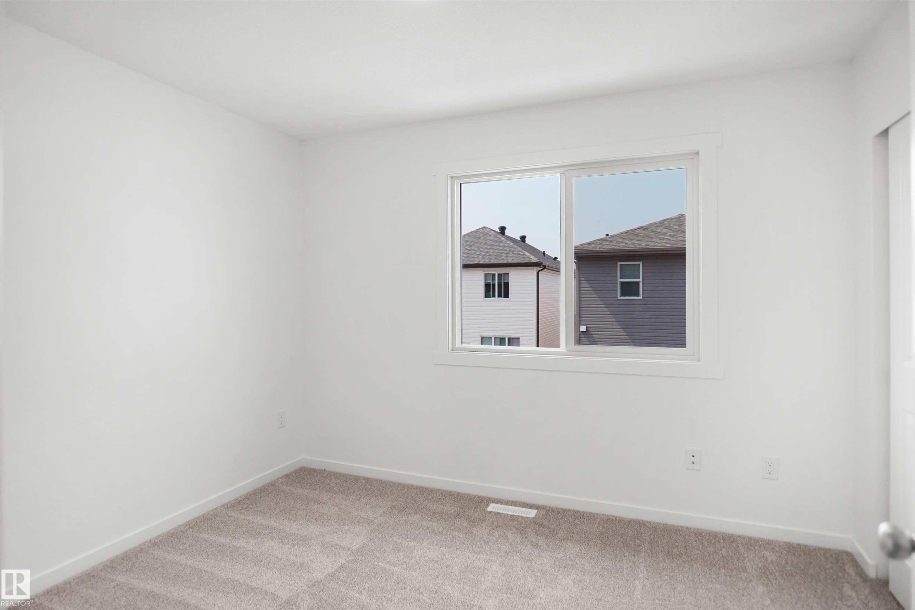 #35 1009 Cy Becker Rd Nw, Edmonton, AB - Indoor Photo Showing Other Room