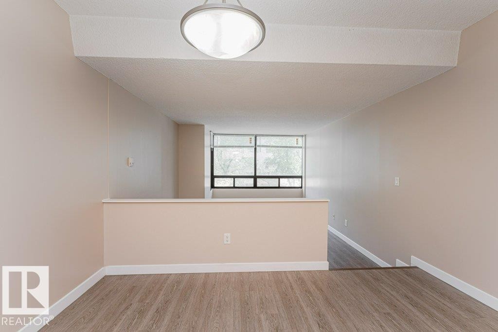 #327 10160 114 St Nw, Edmonton, AB - Indoor Photo Showing Other Room