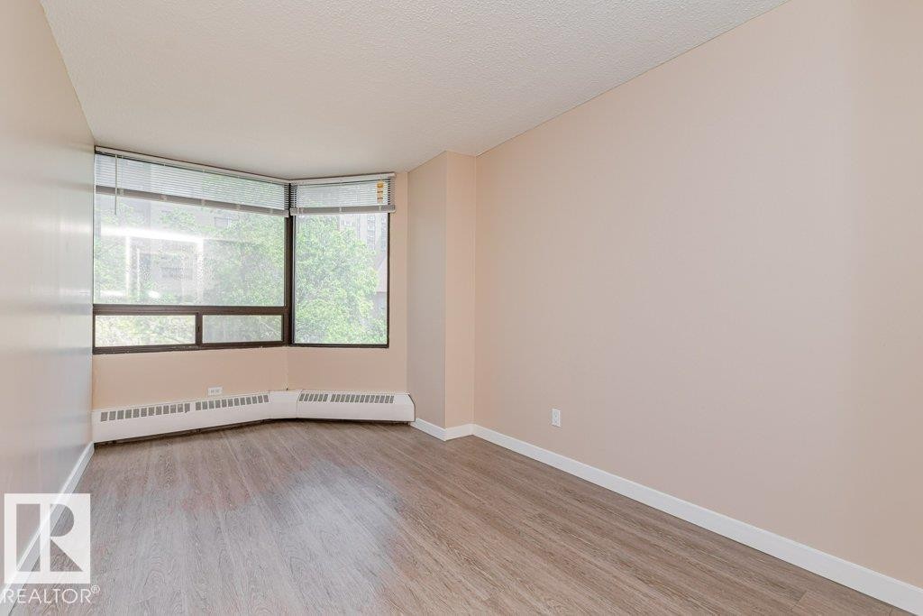 #327 10160 114 St Nw, Edmonton, AB - Indoor Photo Showing Other Room