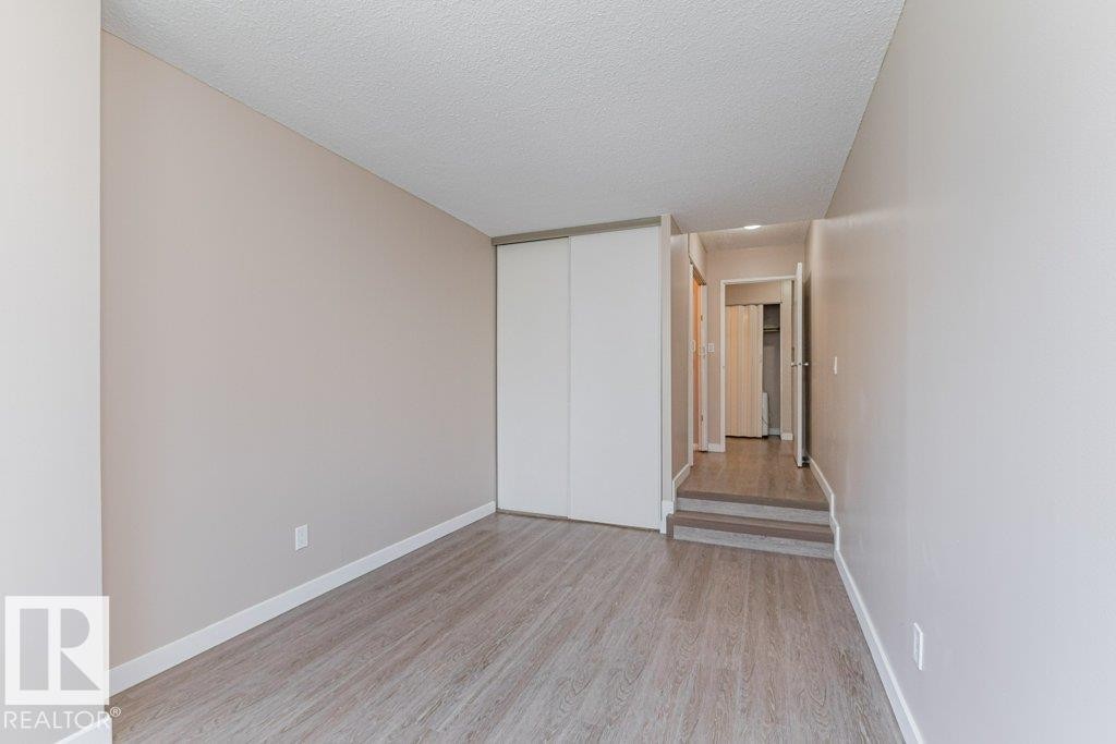 #327 10160 114 St Nw, Edmonton, AB - Indoor Photo Showing Other Room