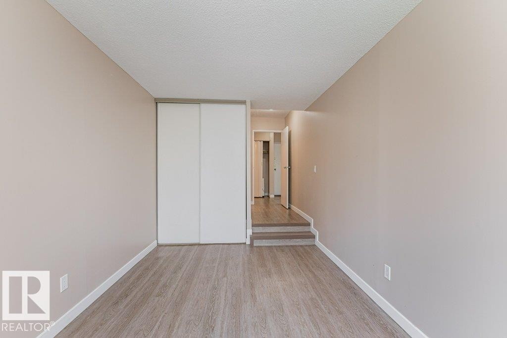 #327 10160 114 St Nw, Edmonton, AB - Indoor Photo Showing Other Room
