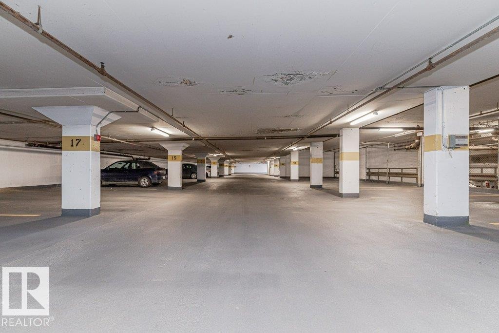 #327 10160 114 St Nw, Edmonton, AB - Indoor Photo Showing Garage
