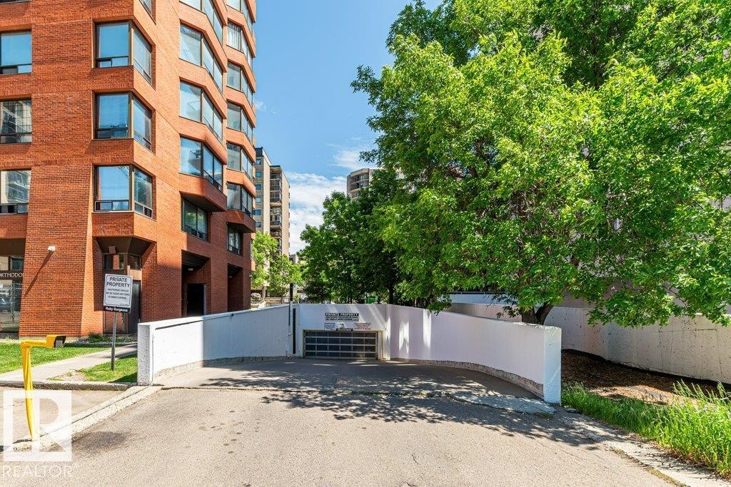 #327 10160 114 St Nw, Edmonton, AB - Outdoor