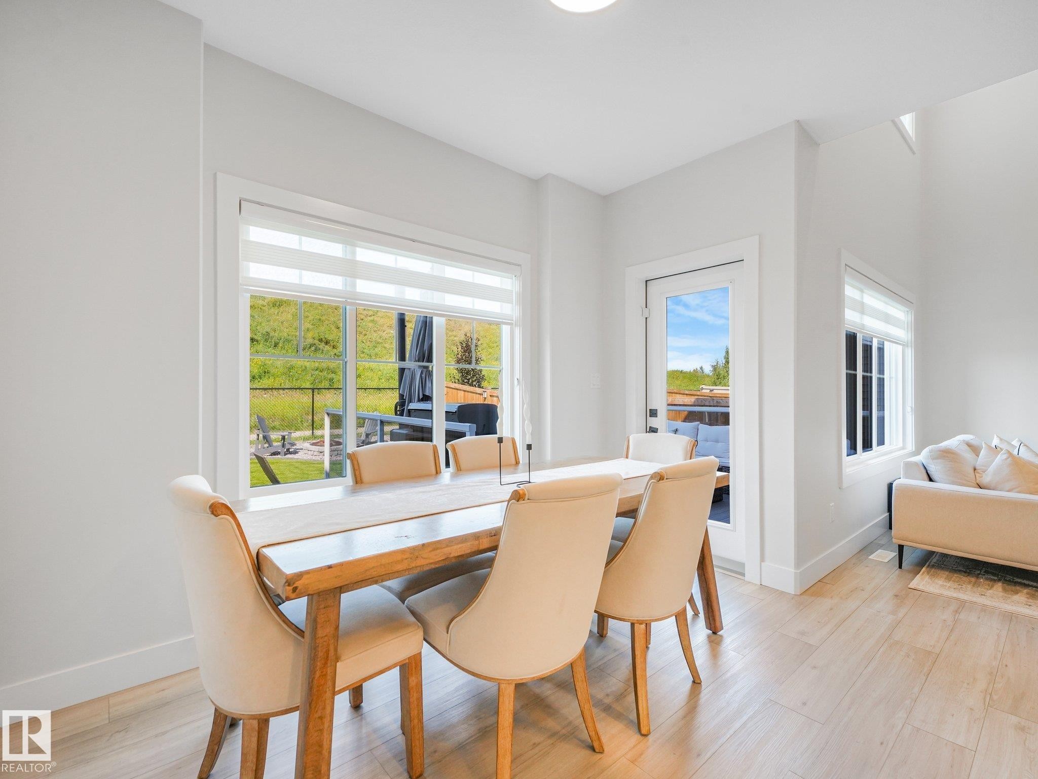 1214 Eaton Lane Nw, Edmonton, AB - Indoor Photo Showing Dining Room