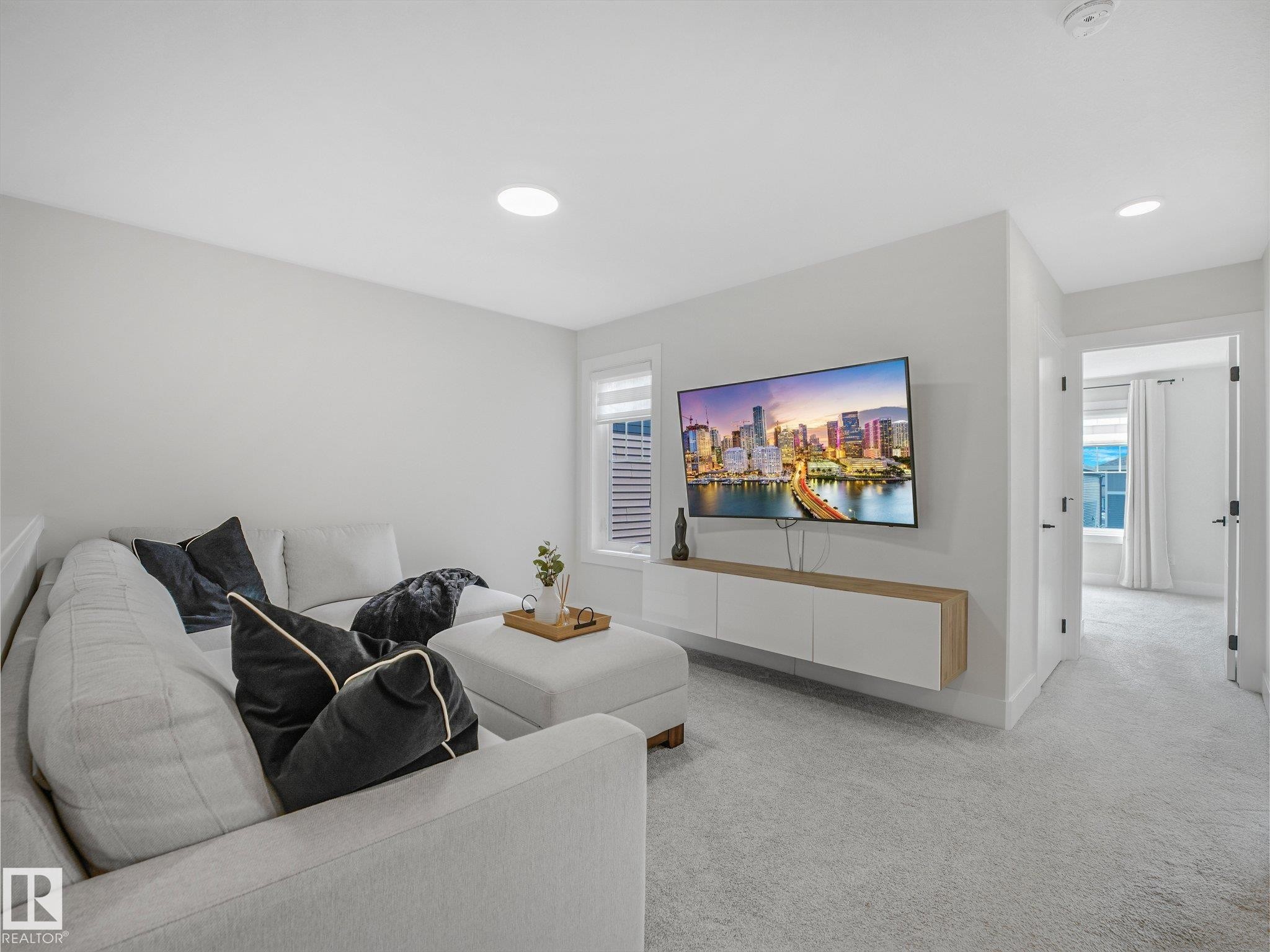 1214 Eaton Lane Nw, Edmonton, AB - Indoor Photo Showing Living Room