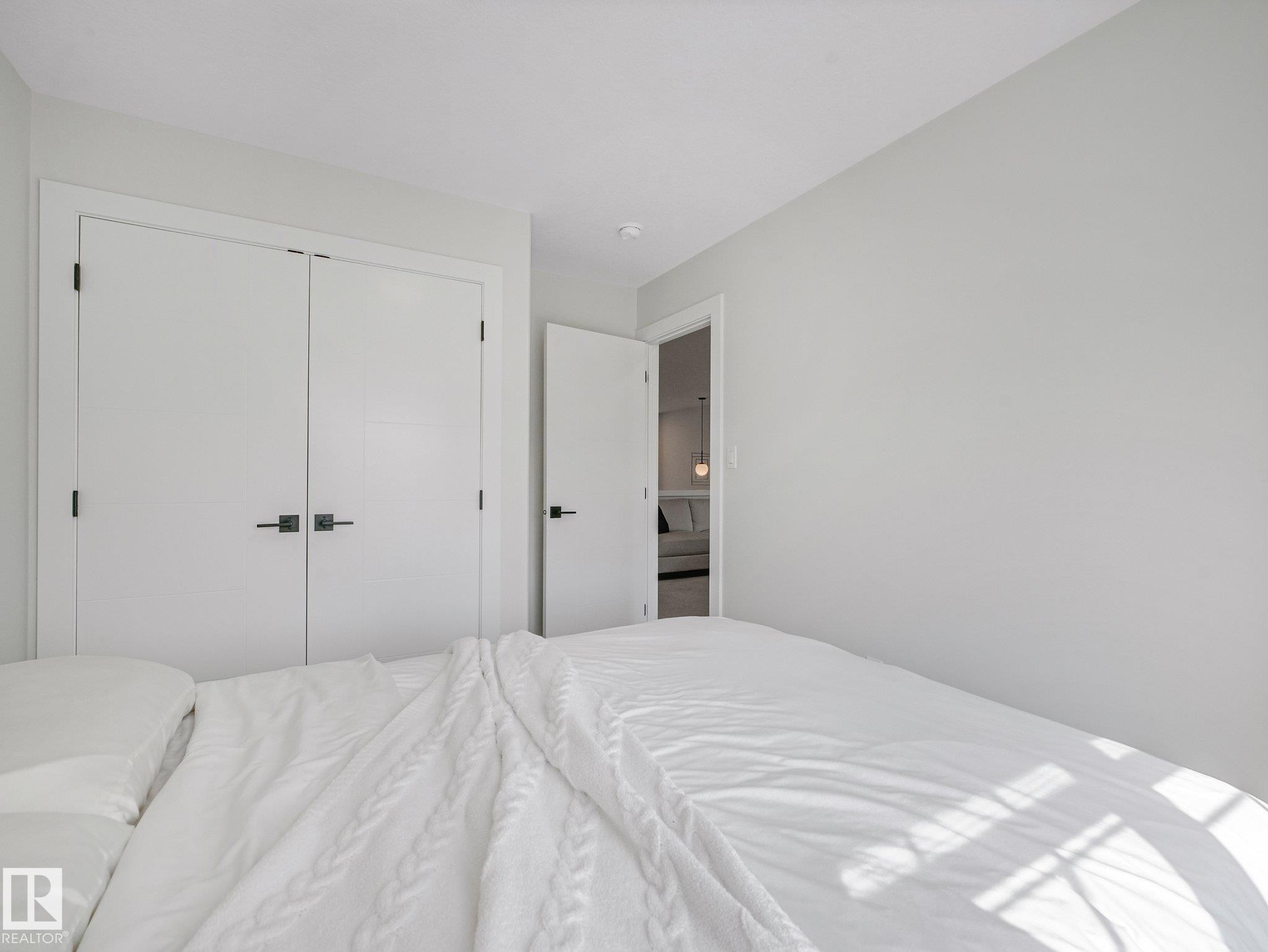 1214 Eaton Lane Nw, Edmonton, AB - Indoor Photo Showing Bedroom