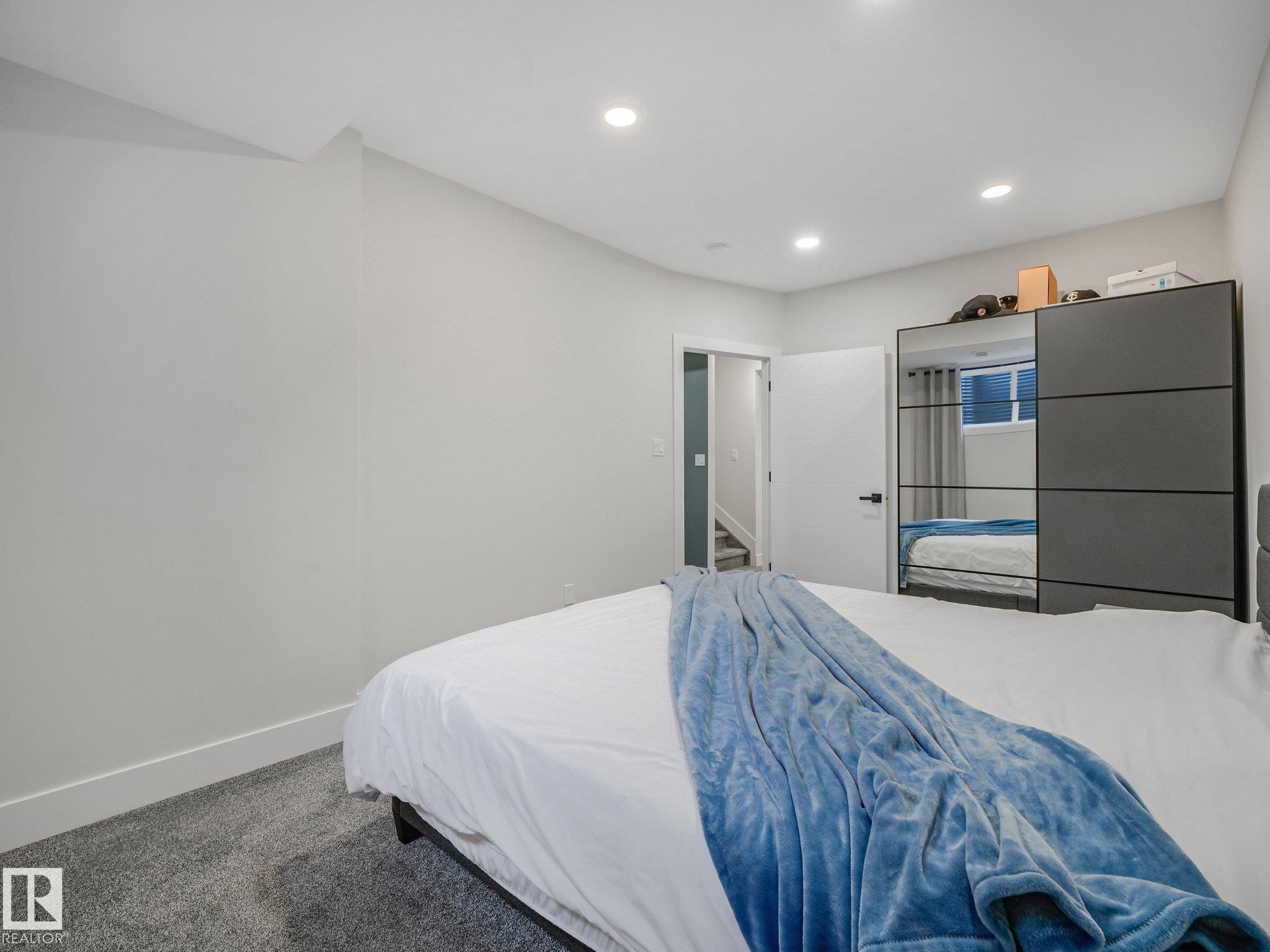 1214 Eaton Lane Nw, Edmonton, AB - Indoor Photo Showing Bedroom