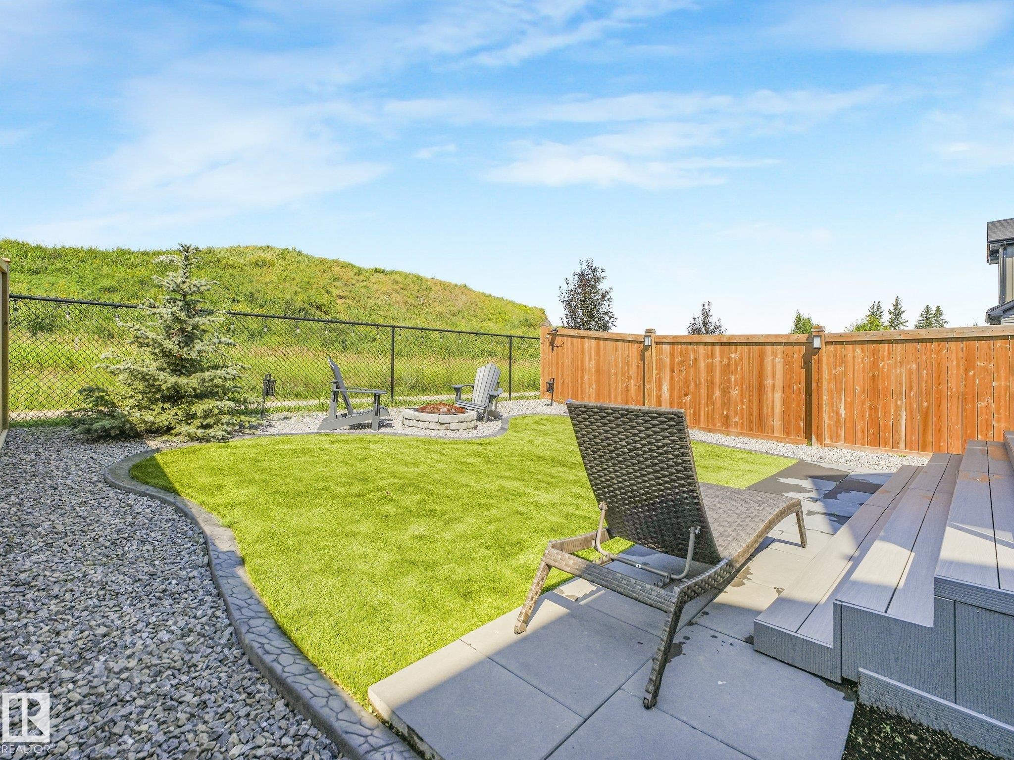 1214 Eaton Lane Nw, Edmonton, AB - Outdoor