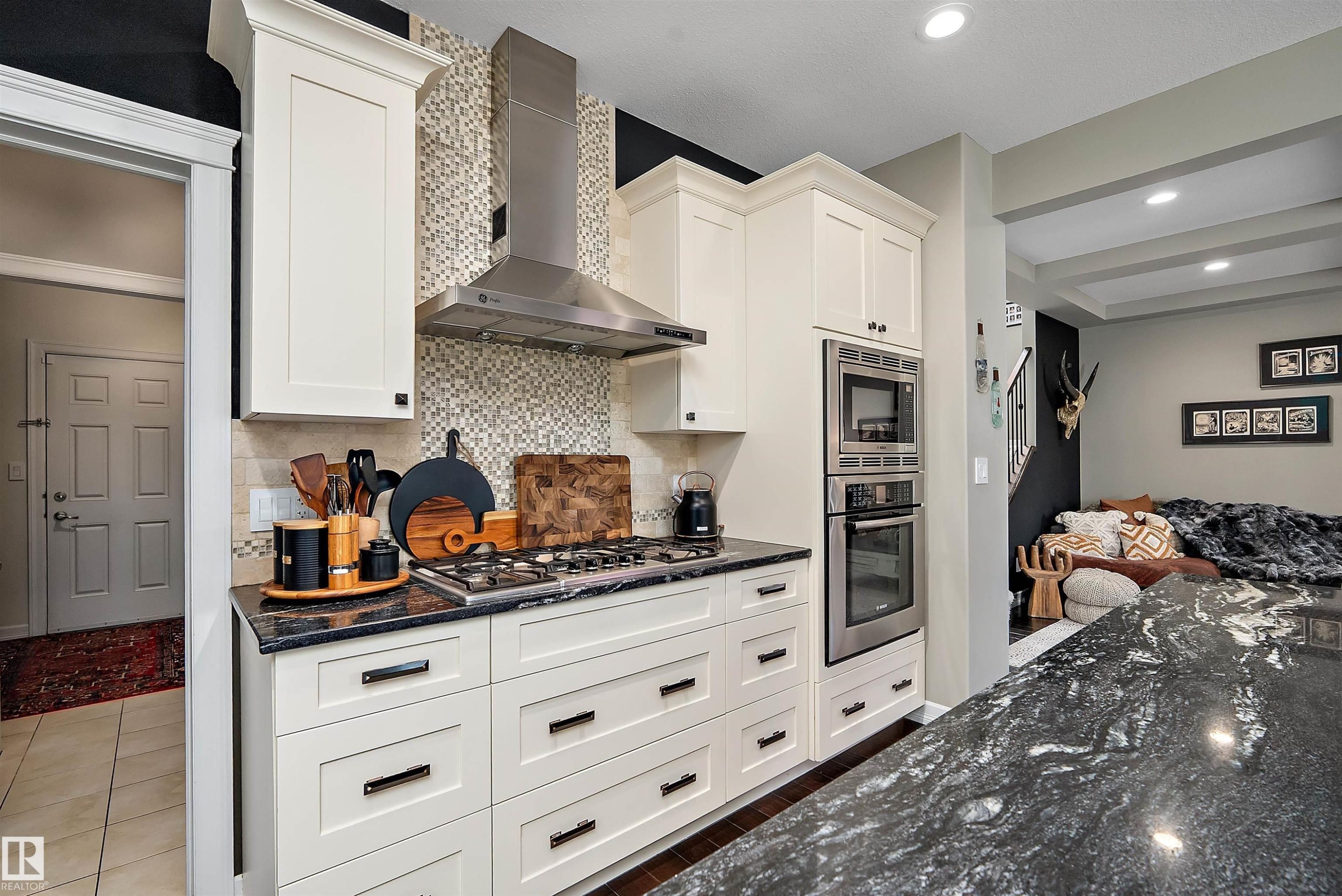 180 Sheppard Circle, Leduc, AB - Indoor Photo Showing Kitchen