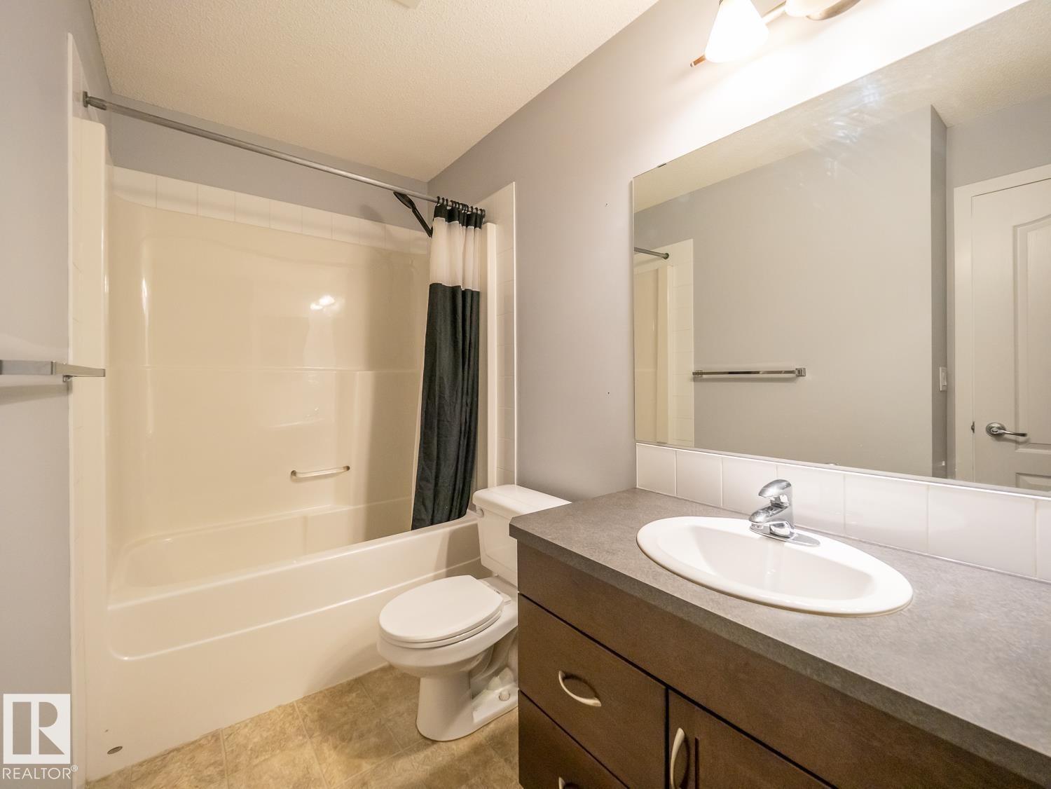 #216 392 Silverberry Road Nw, Edmonton, AB - Indoor Photo Showing Bathroom