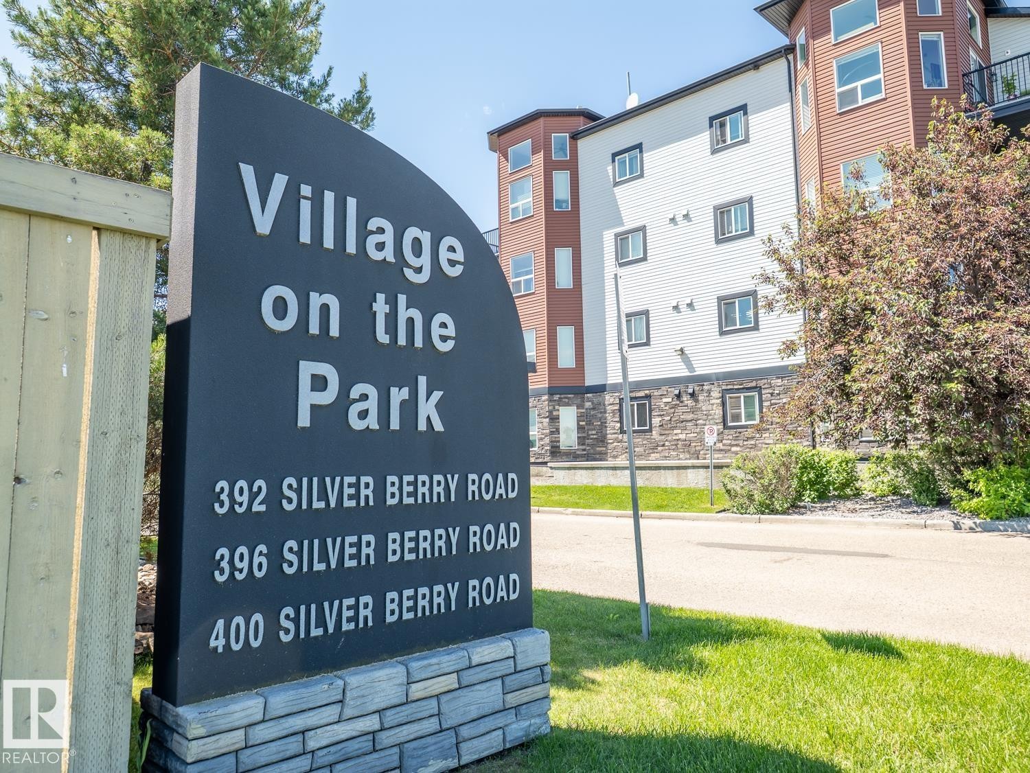 #216 392 Silverberry Road Nw, Edmonton, AB - Outdoor