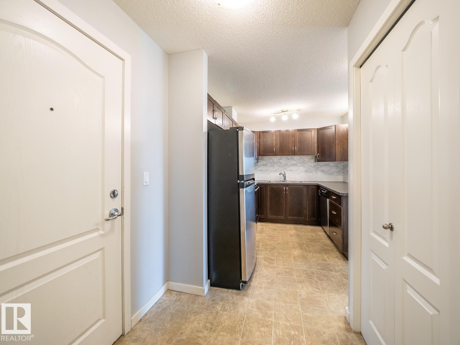 #216 392 Silverberry Road Nw, Edmonton, AB - Indoor